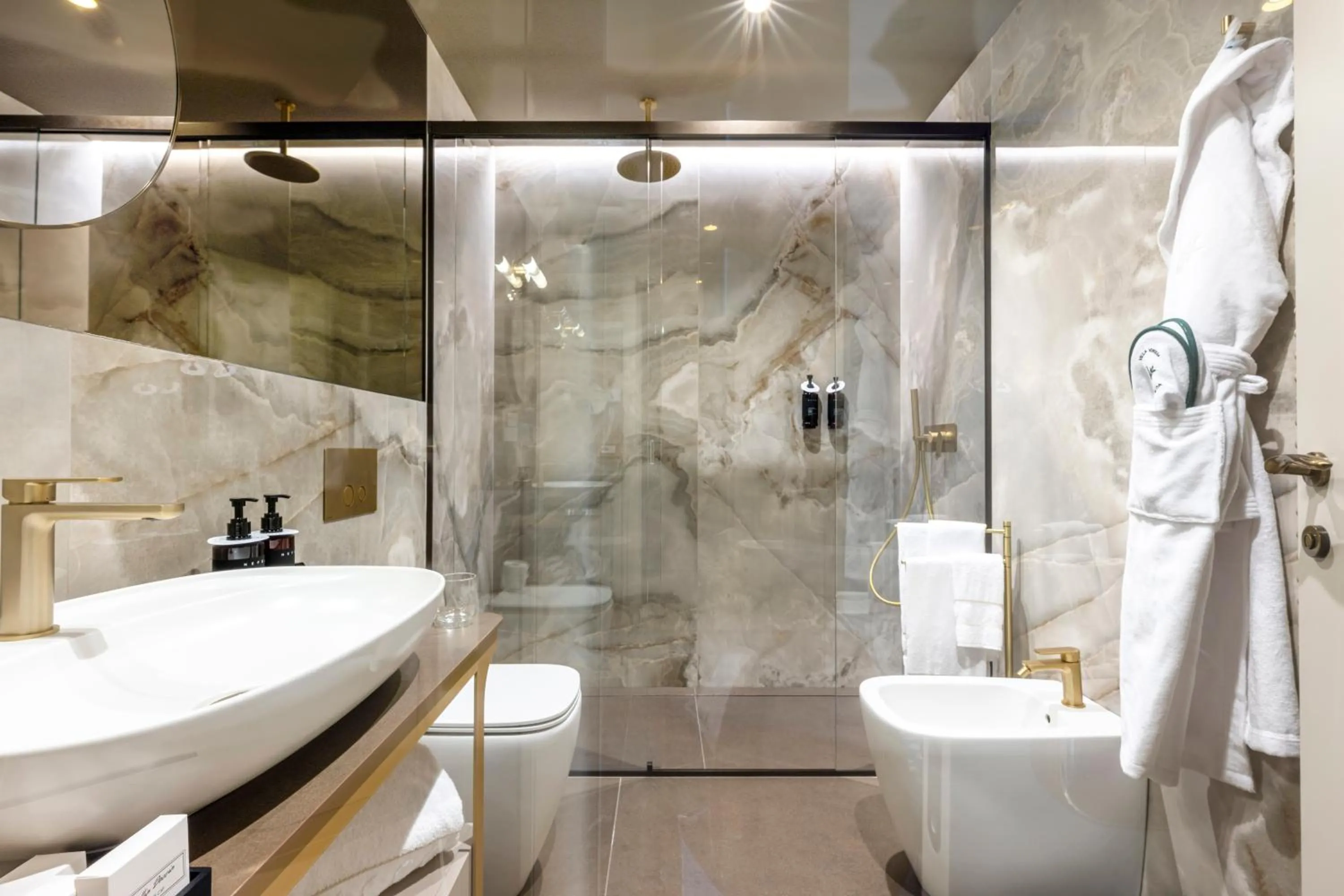Shower in Hotel Villa Viridia
