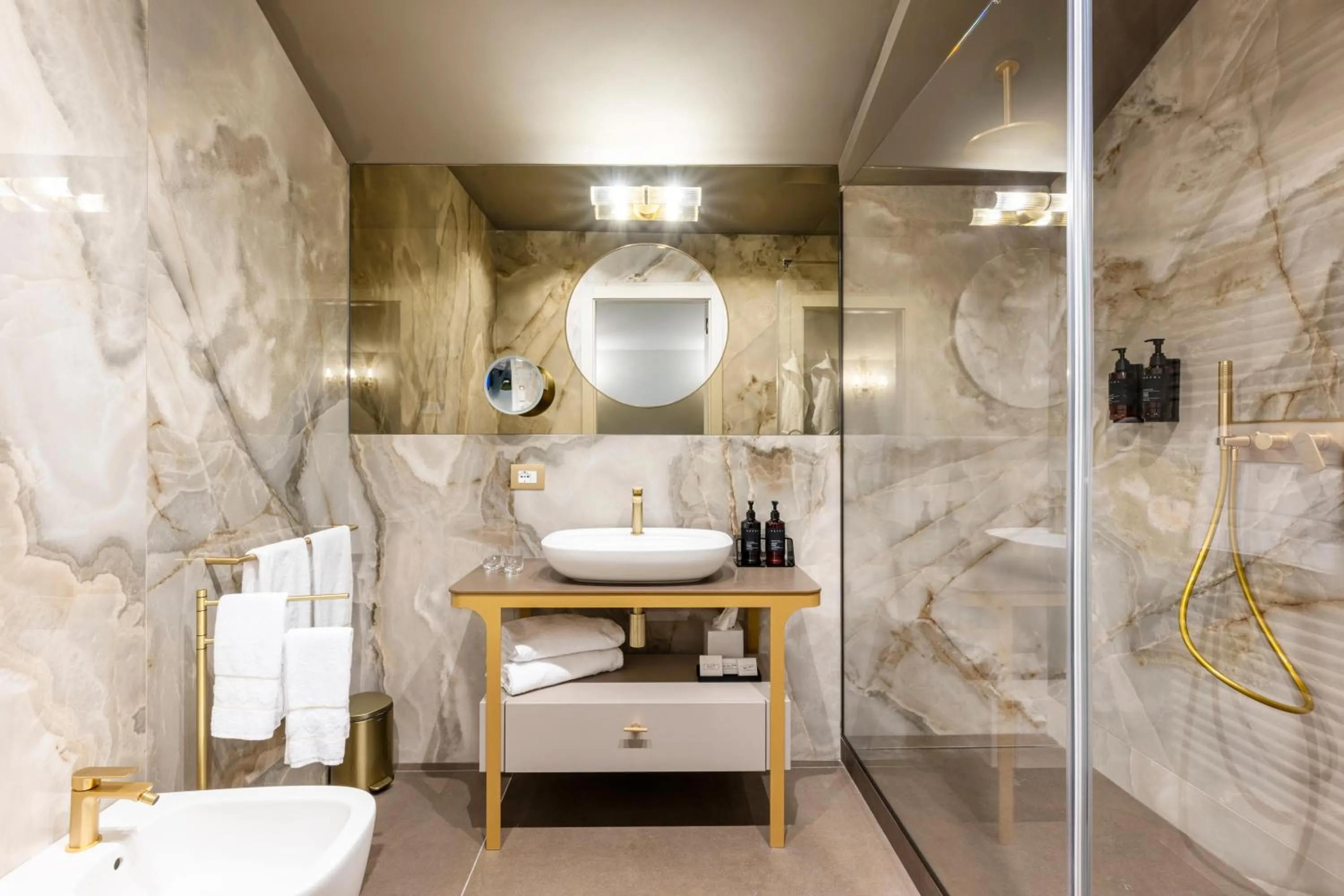 Shower in Hotel Villa Viridia