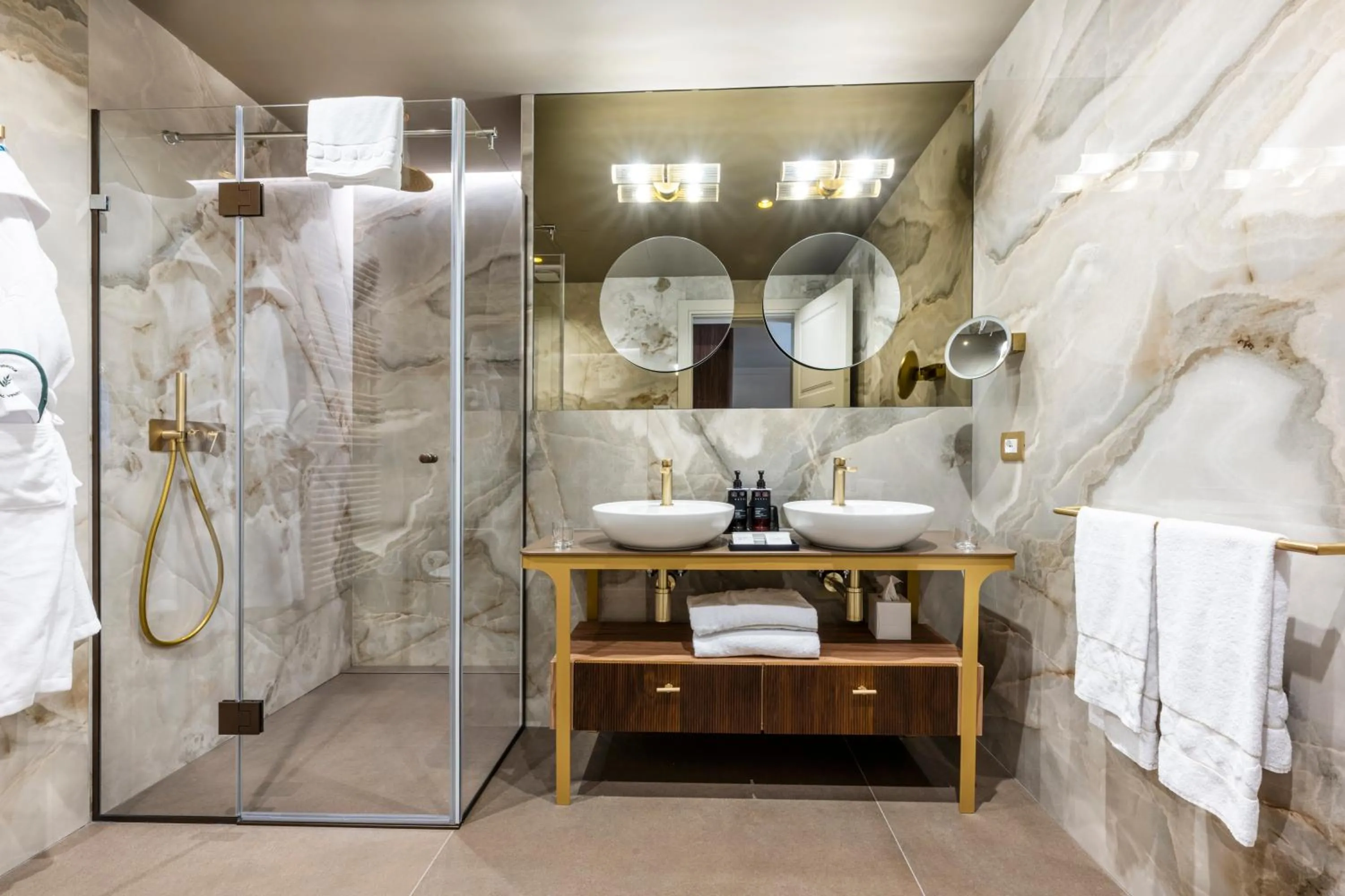 Shower in Hotel Villa Viridia