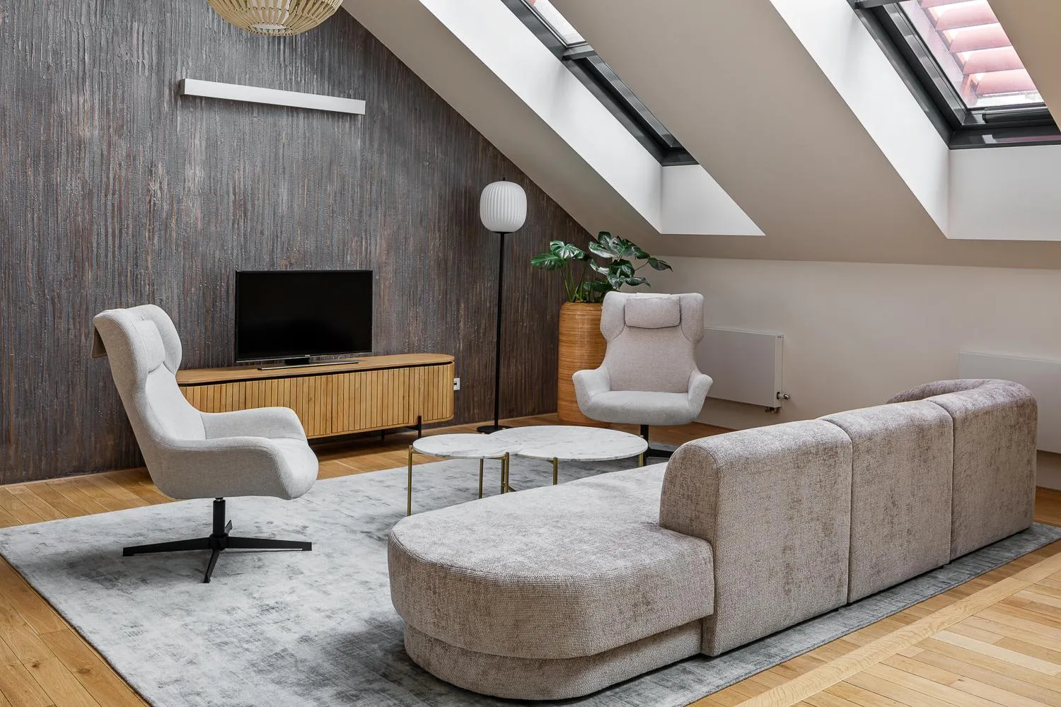 Living room in Karlin Residence by TKC