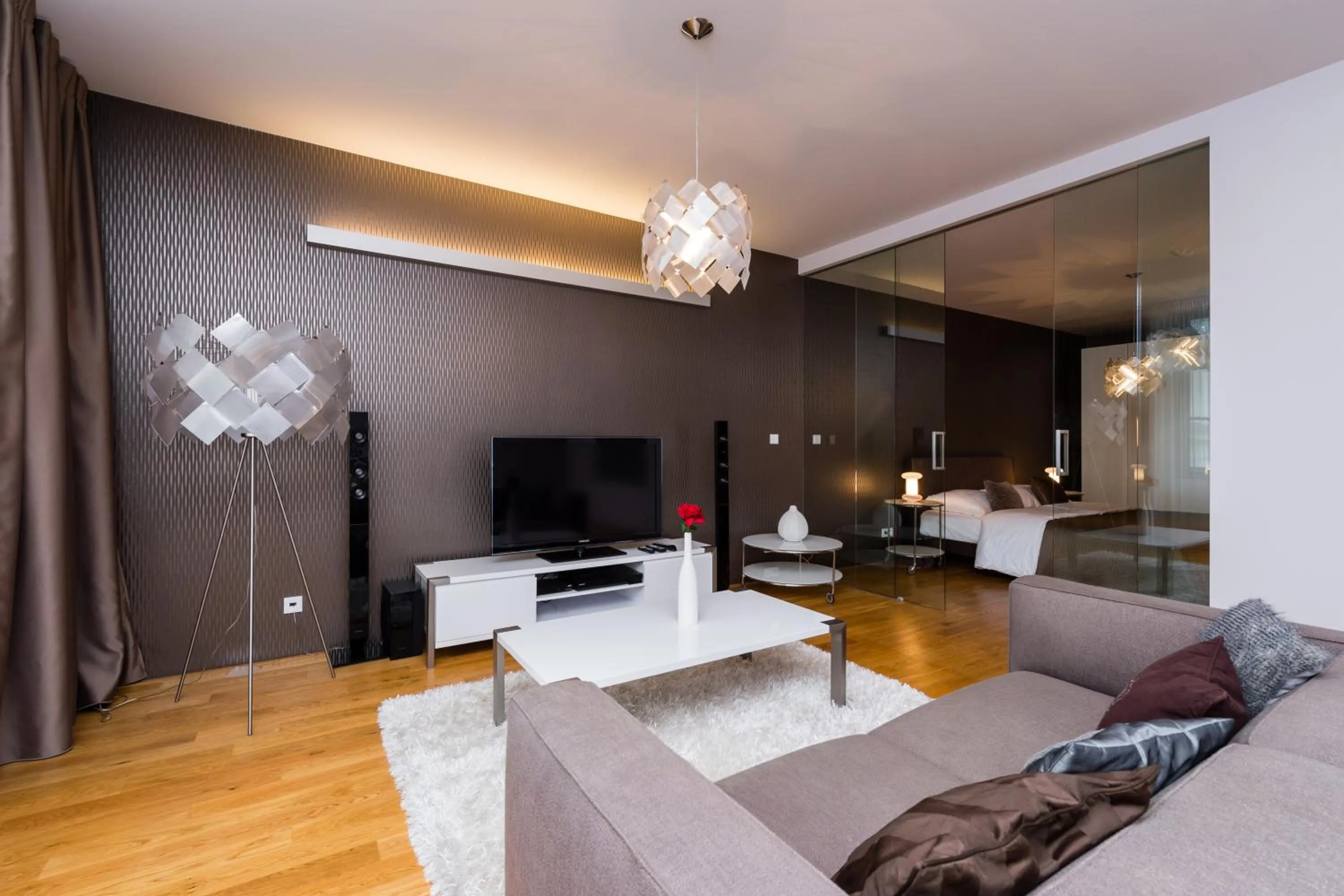 Photo of the whole room in Karlin Residence by TKC