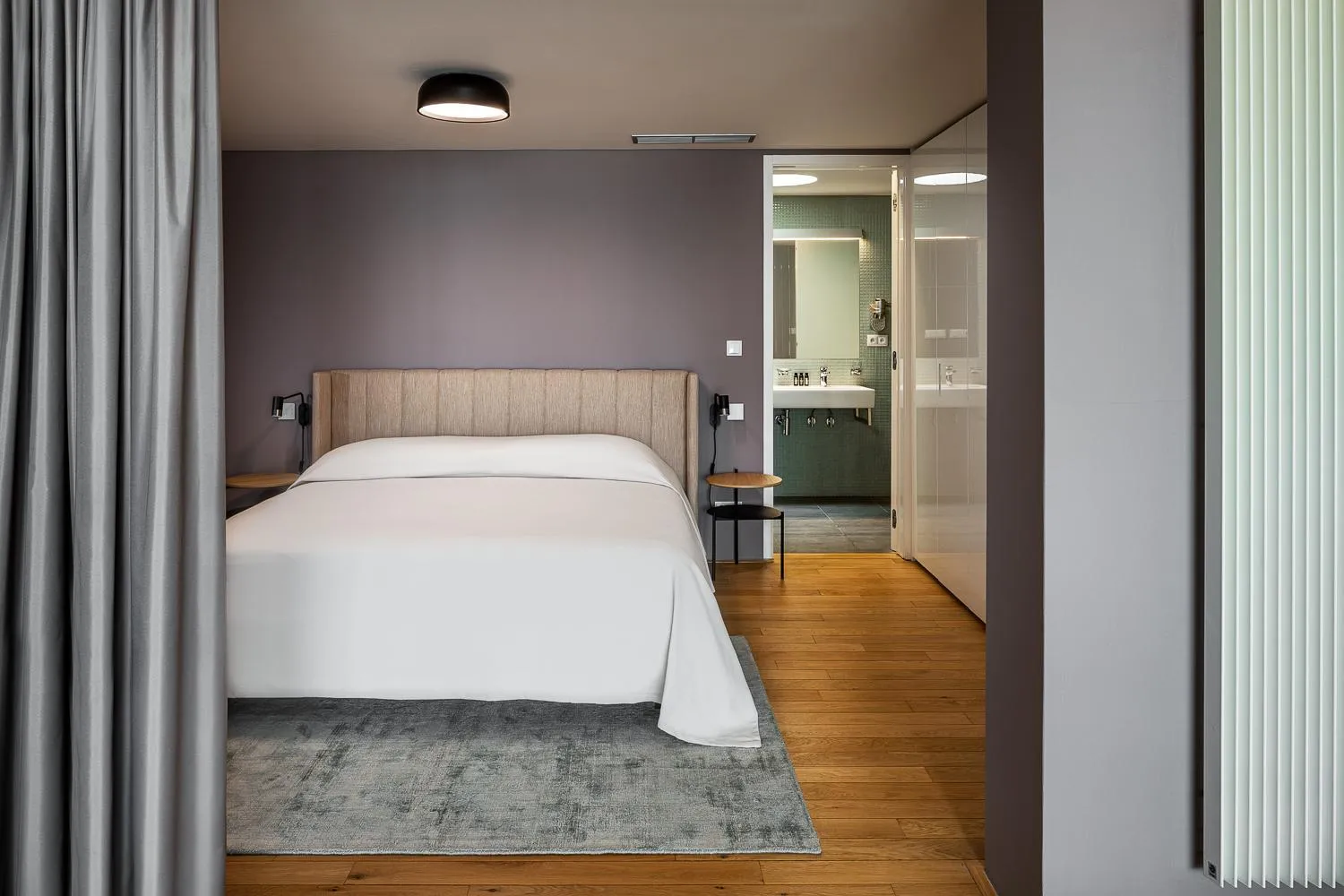 Bed in Karlin Residence by TKC