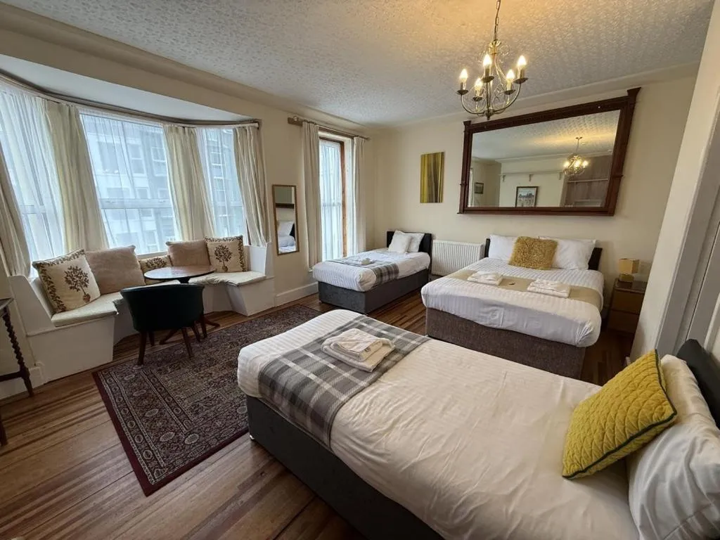 Bedroom, Bed in The Victoria Hotel