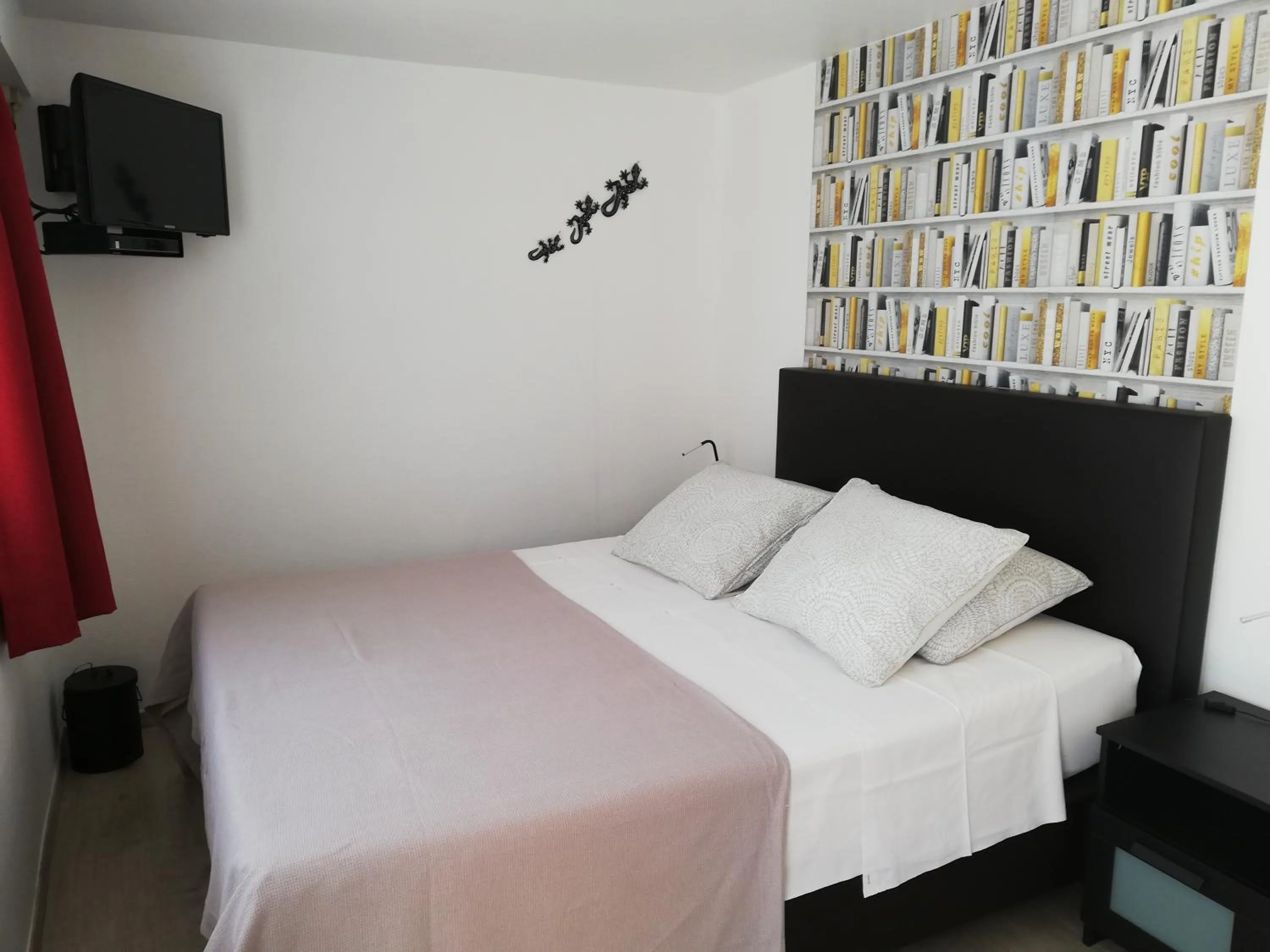 Bed in Kokodor