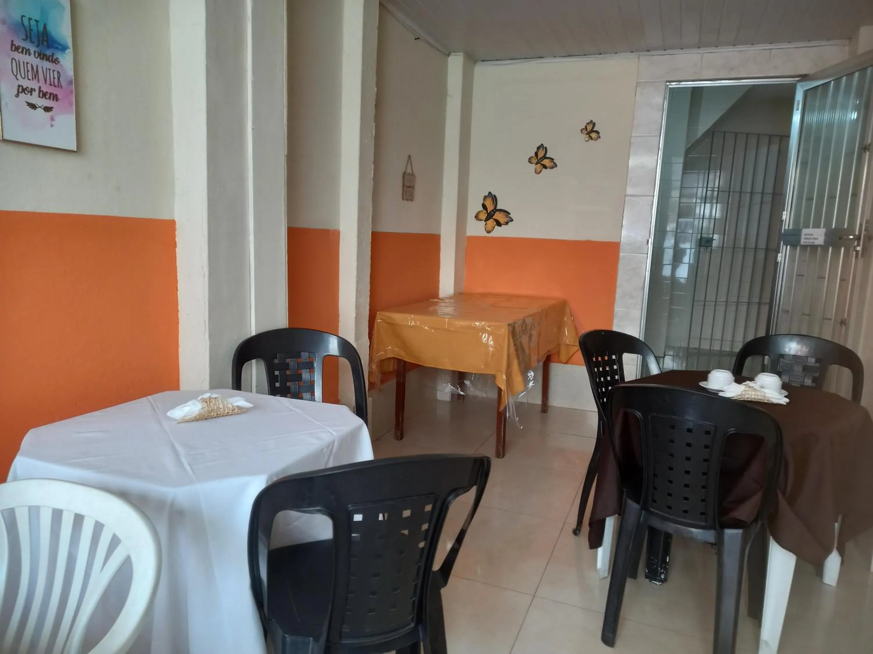 Restaurant/places to eat in Quartos Em Casa In Caxias da Paraíso