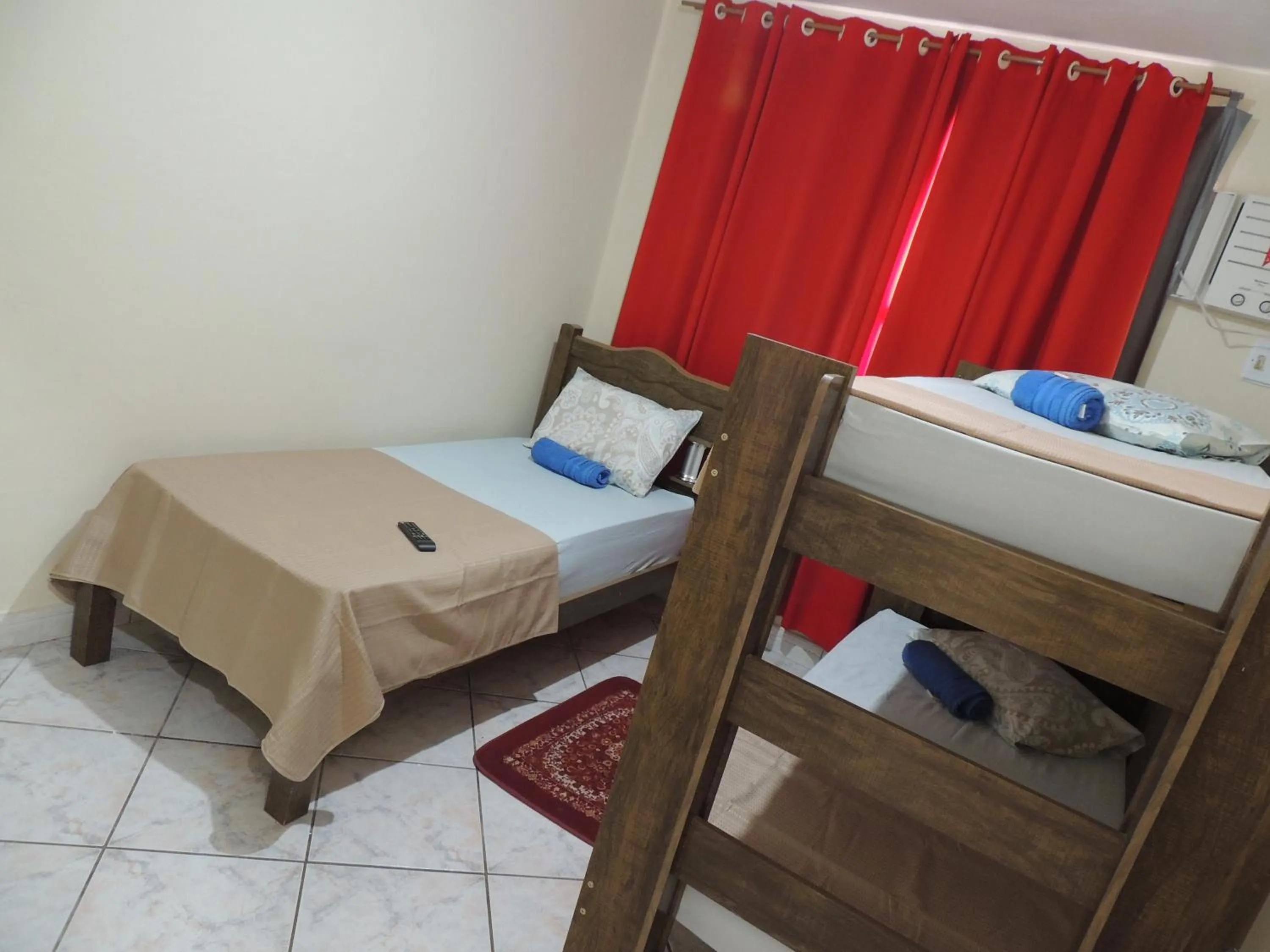 Bedroom, Bed in Quartos Em Casa In Caxias da Paraíso