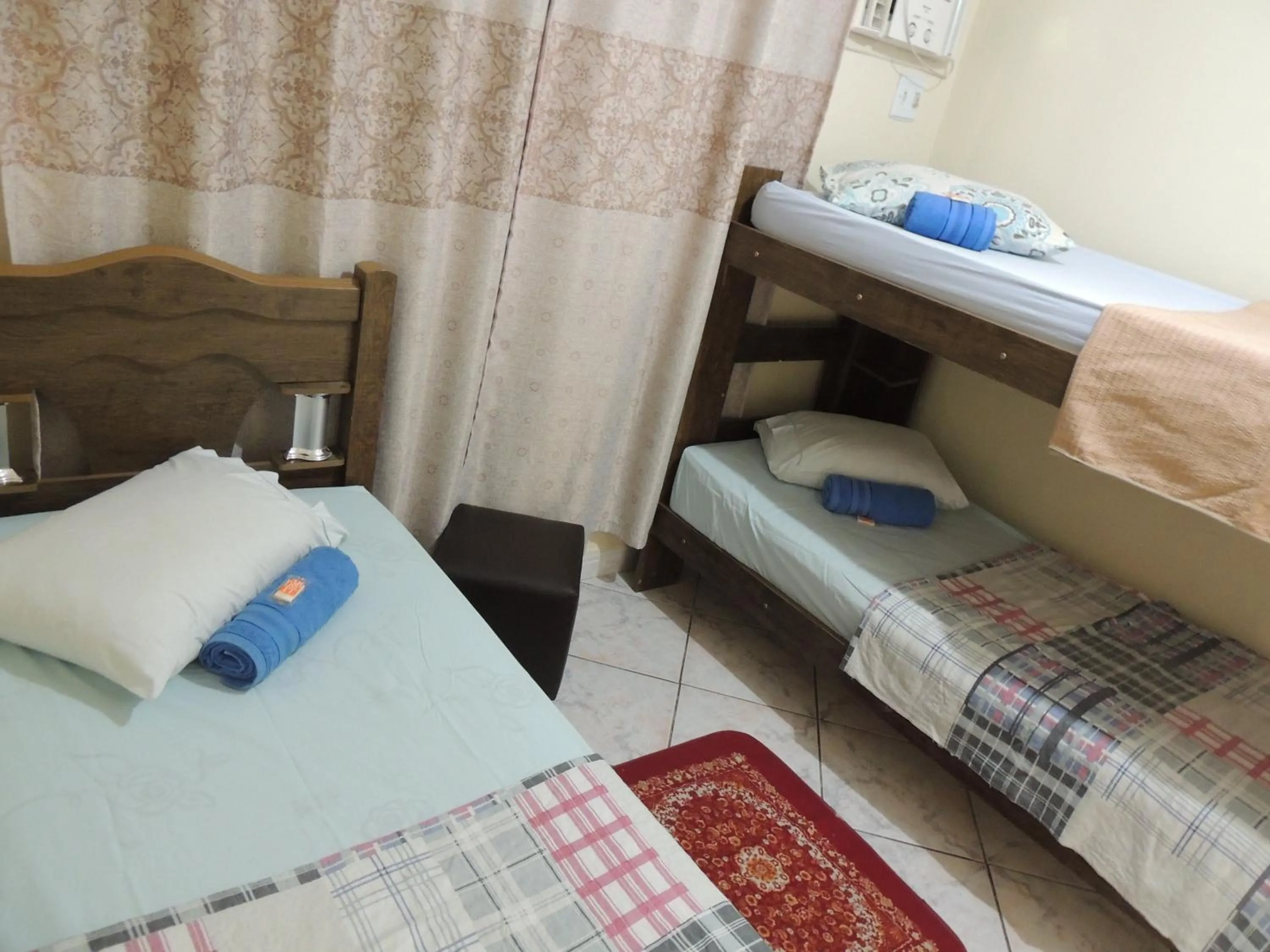 Bedroom, Bed in Quartos Em Casa In Caxias da Paraíso