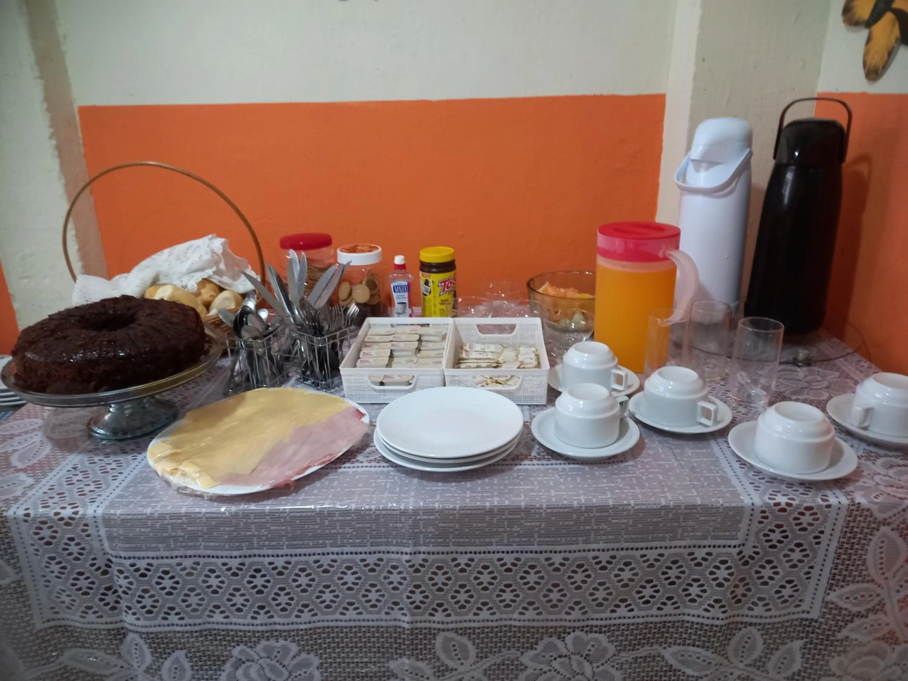 Restaurant/places to eat in Quartos Em Casa In Caxias da Paraíso
