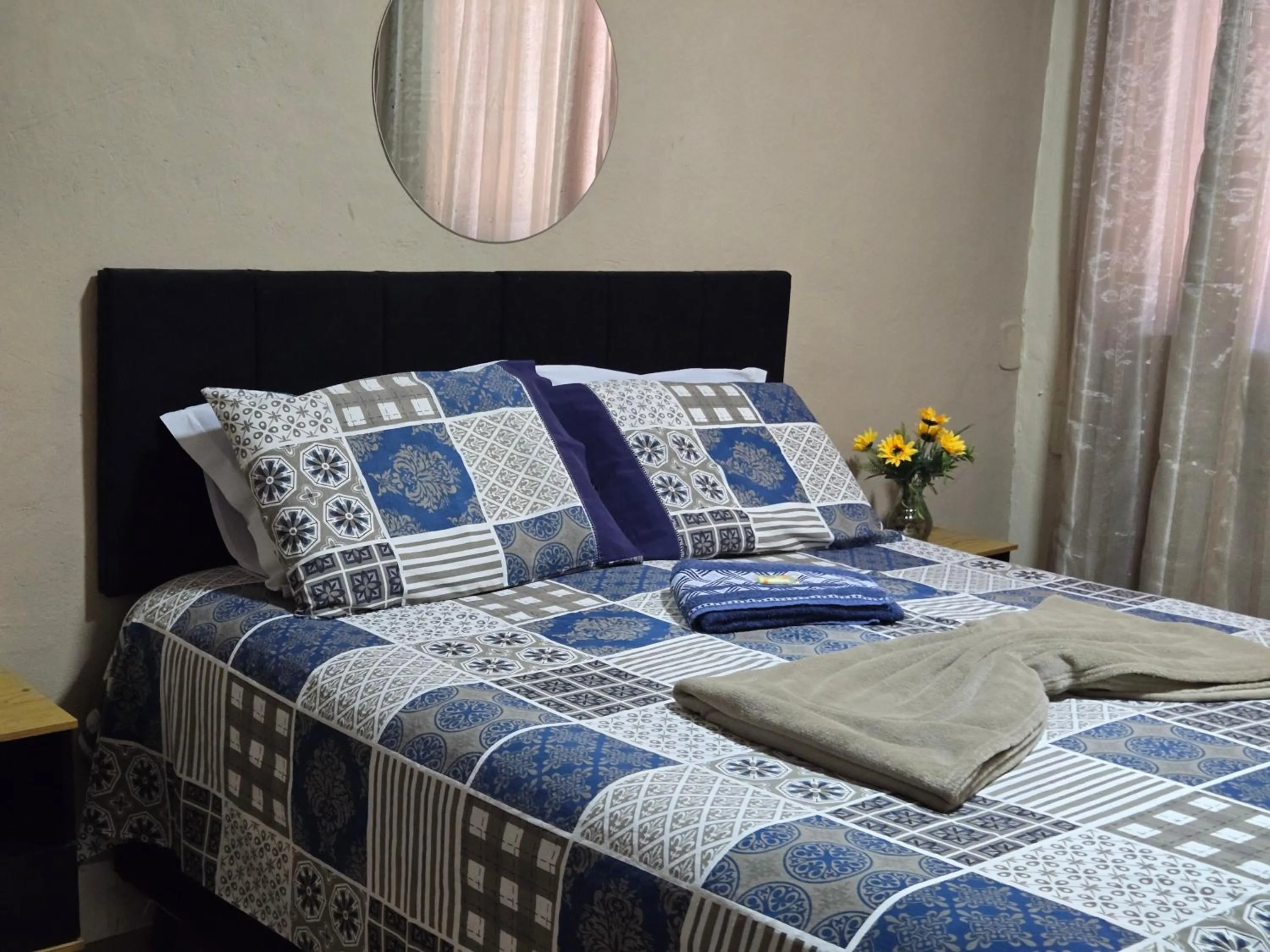 Bedroom, Bed in Quartos Em Casa In Caxias da Paraíso