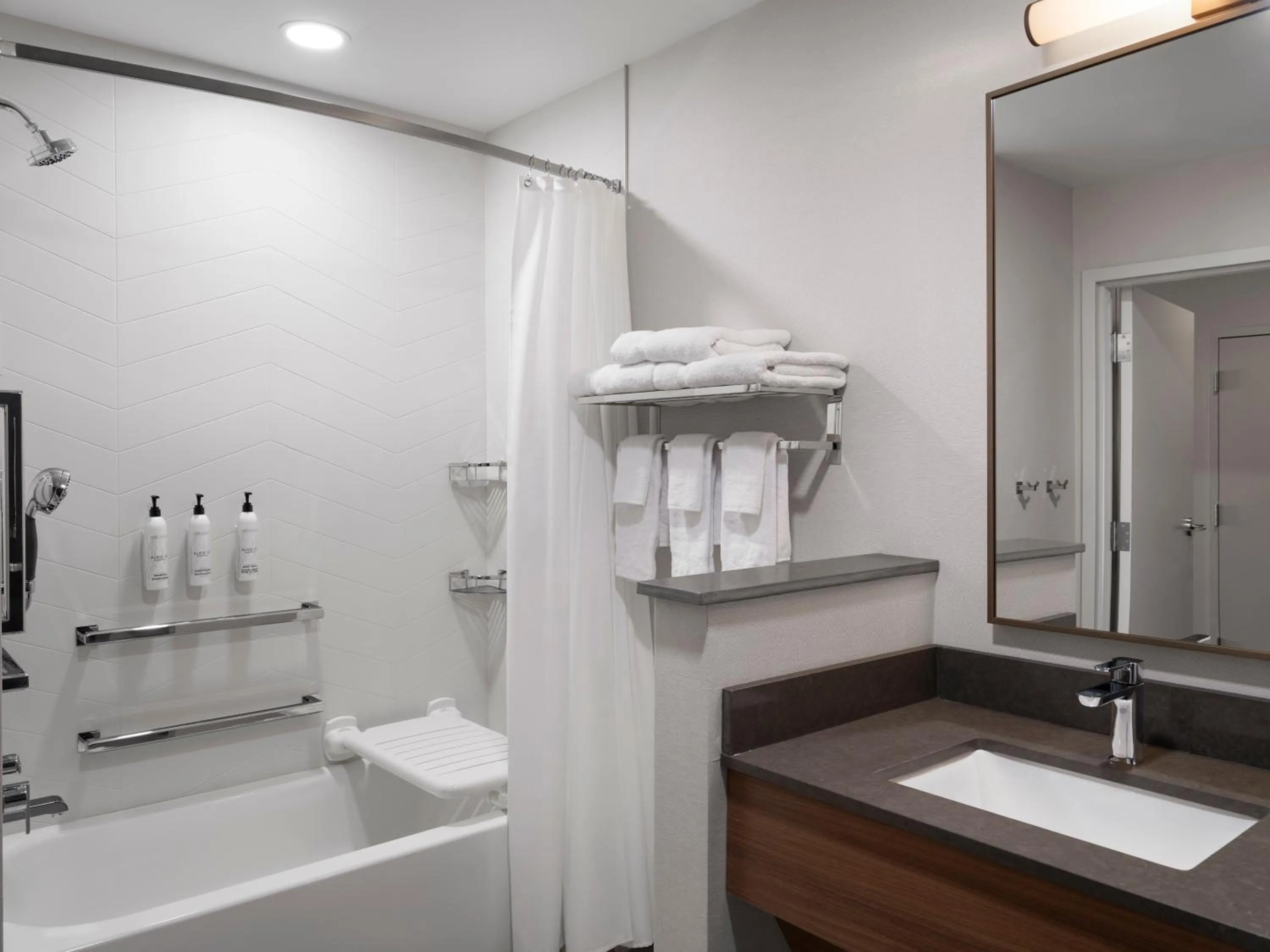 Bath in TownePlace Suites by Marriott Corbin