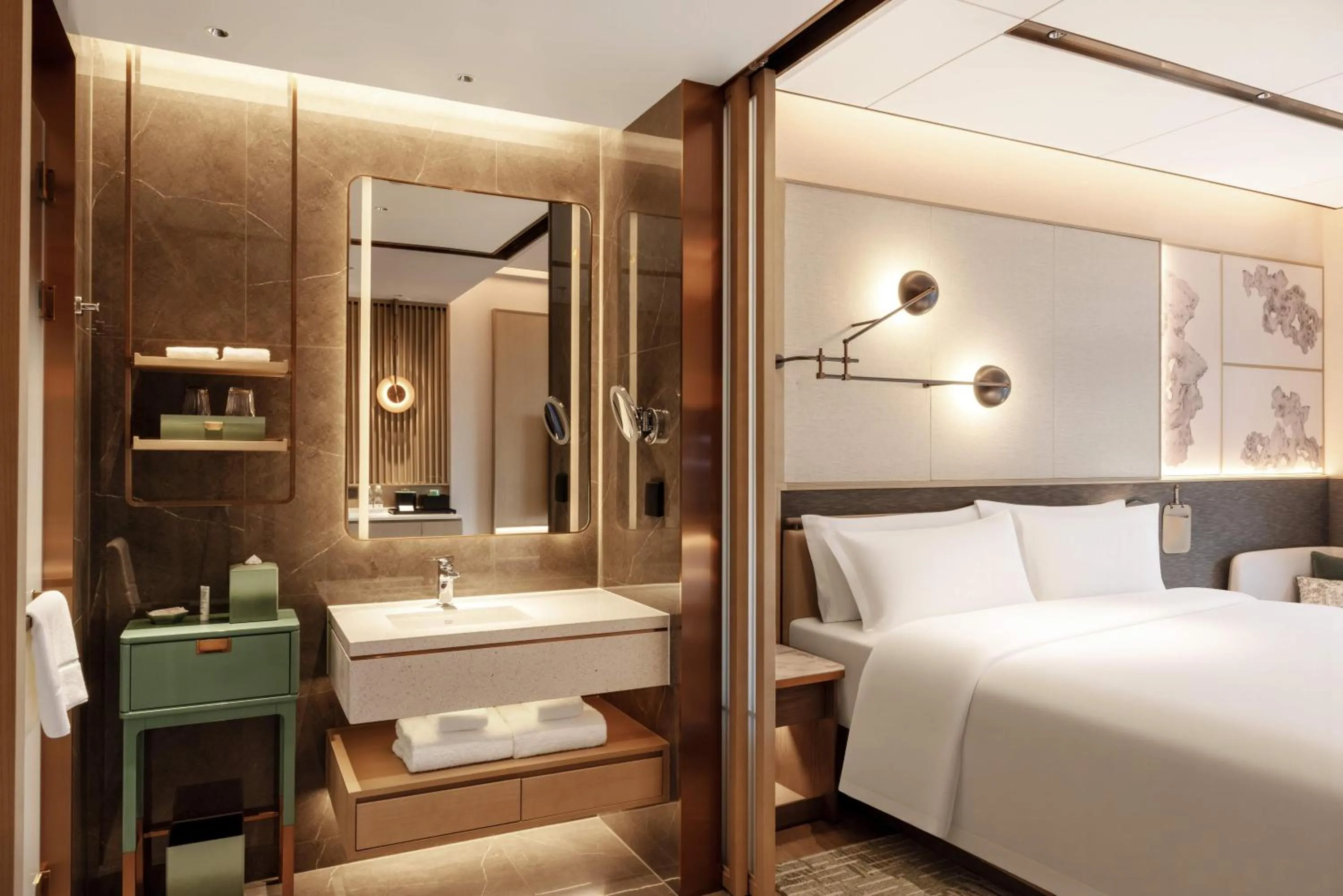Bathroom, Bed in Suzhou Marriott Hotel Yangcheng Lake