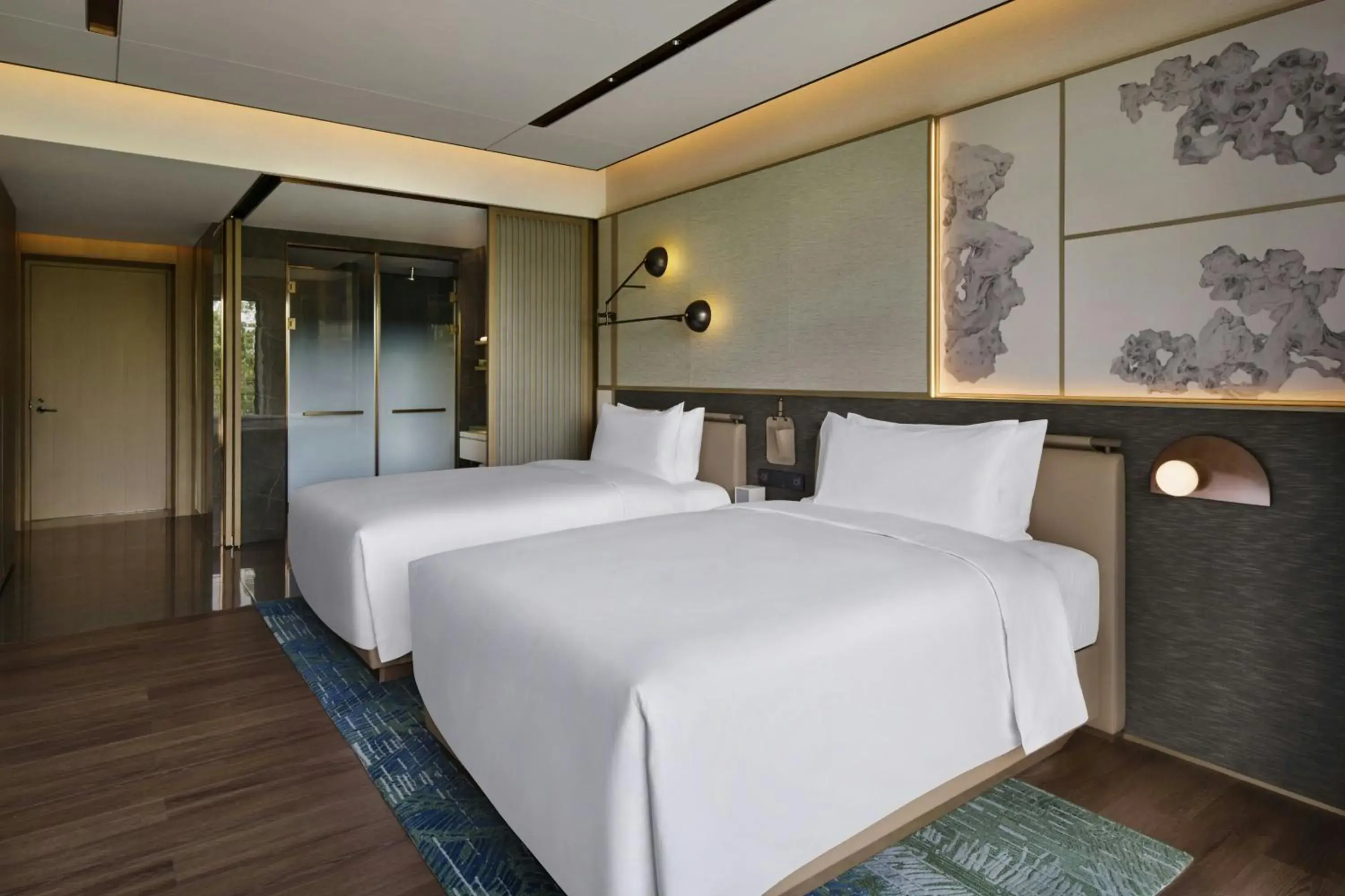 Standard Double Room with Two Double Beds in Suzhou Marriott Hotel Yangcheng Lake Standard Double Room with Two Double Beds in Suzhou Marriott Hotel Yangcheng Lake