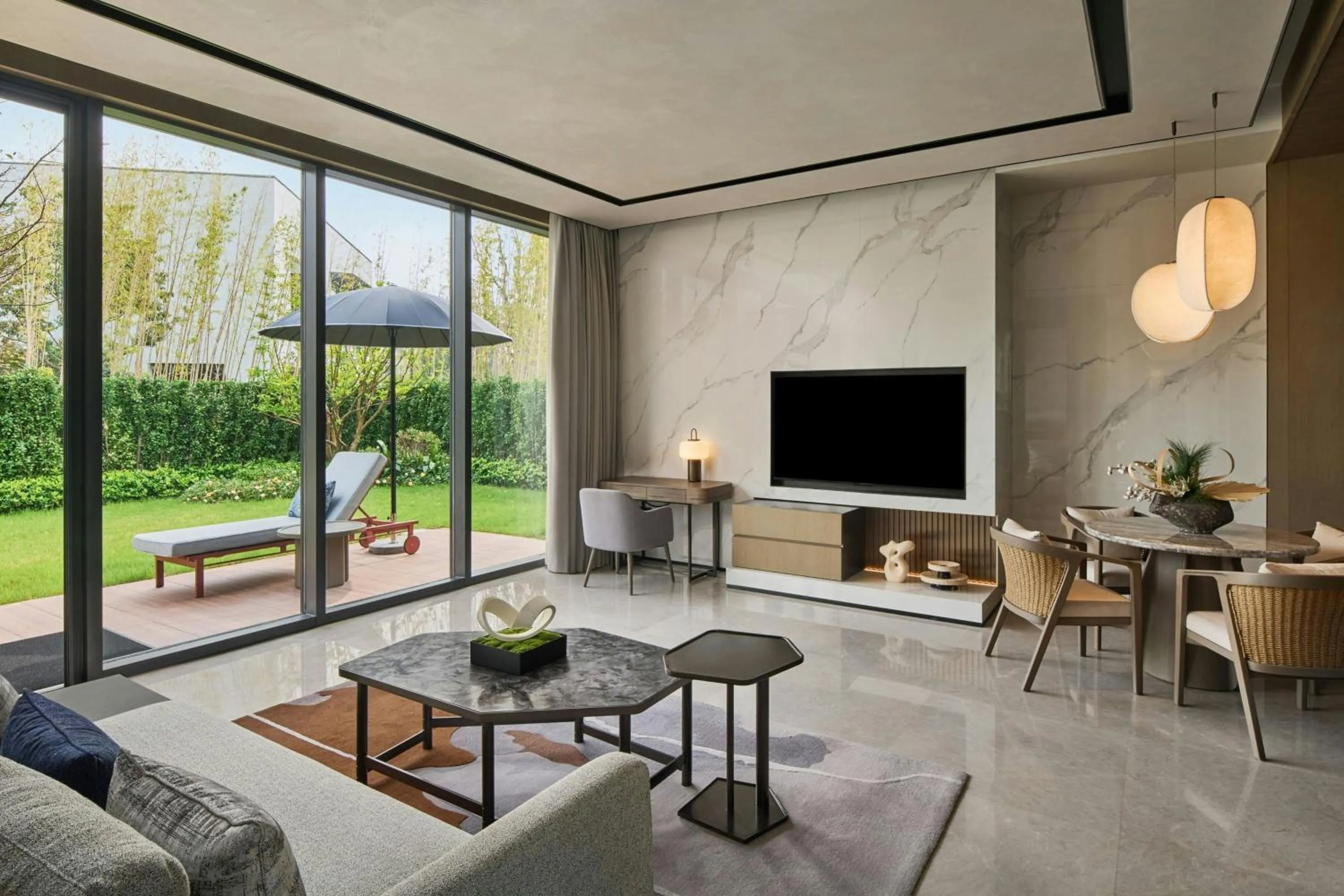 Living room in Suzhou Marriott Hotel Yangcheng Lake