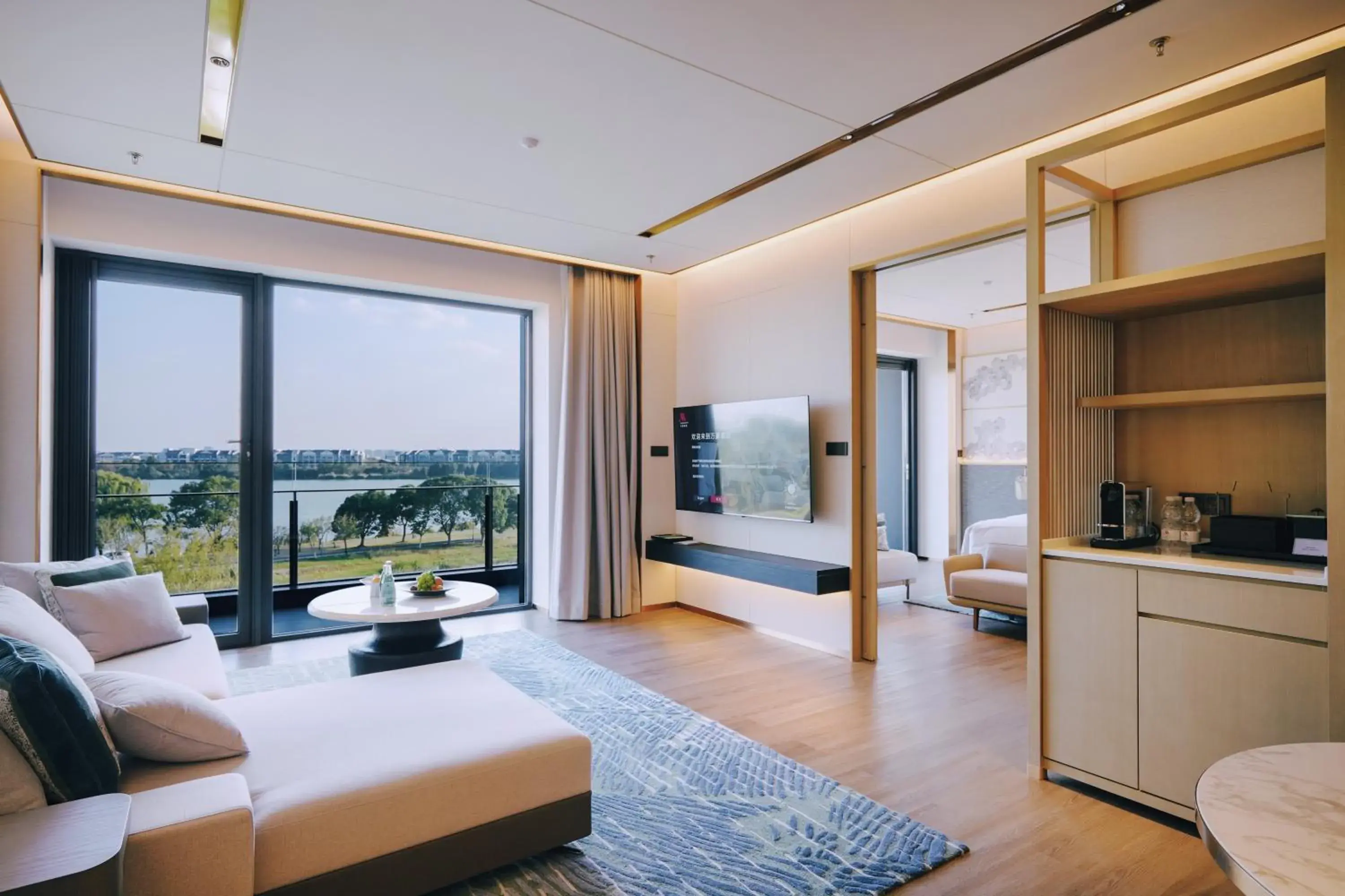 Executive King Suite - single occupancy in Suzhou Marriott Hotel Yangcheng Lake Executive King Suite - single occupancy in Suzhou Marriott Hotel Yangcheng Lake