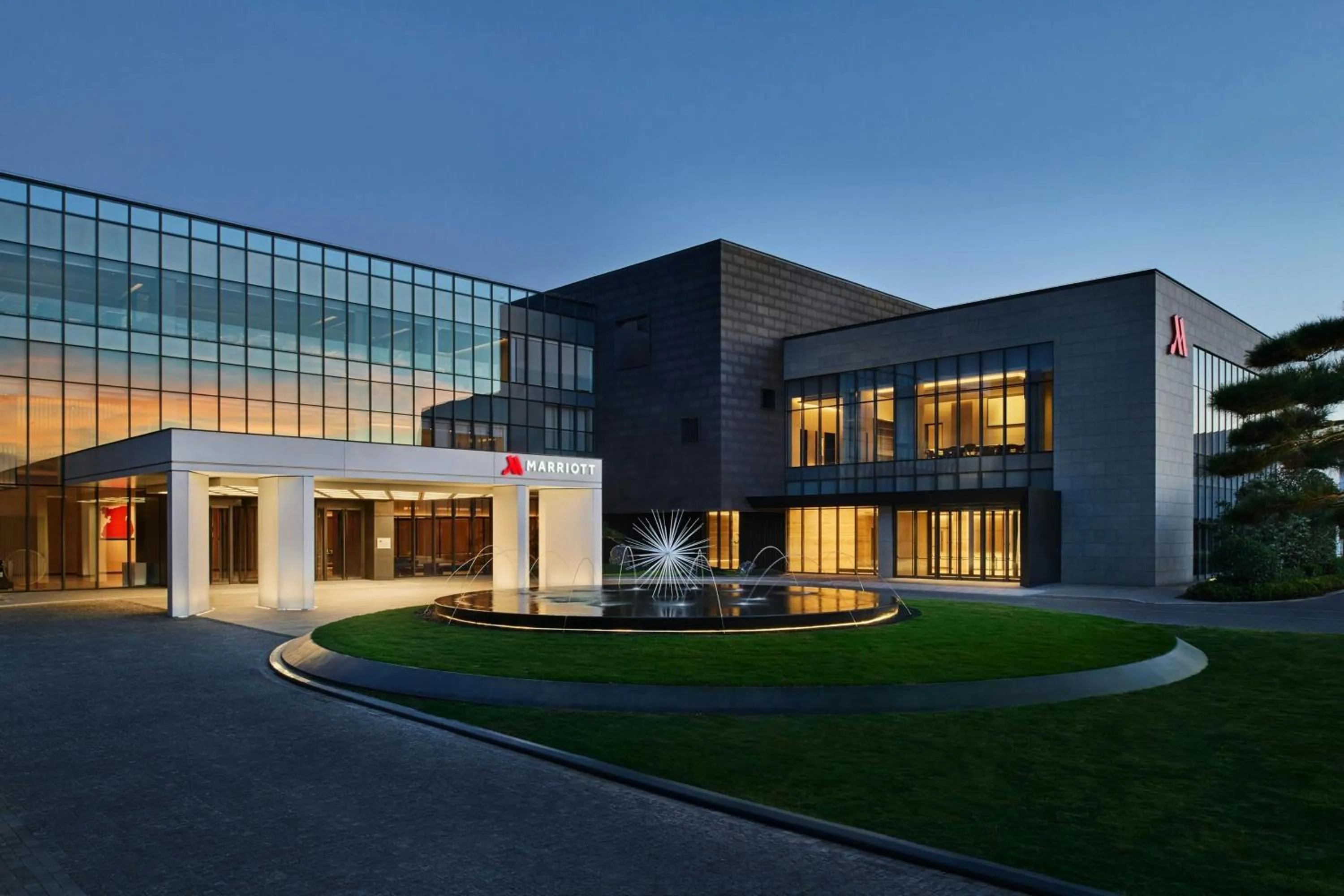 Property building in Suzhou Marriott Hotel Yangcheng Lake