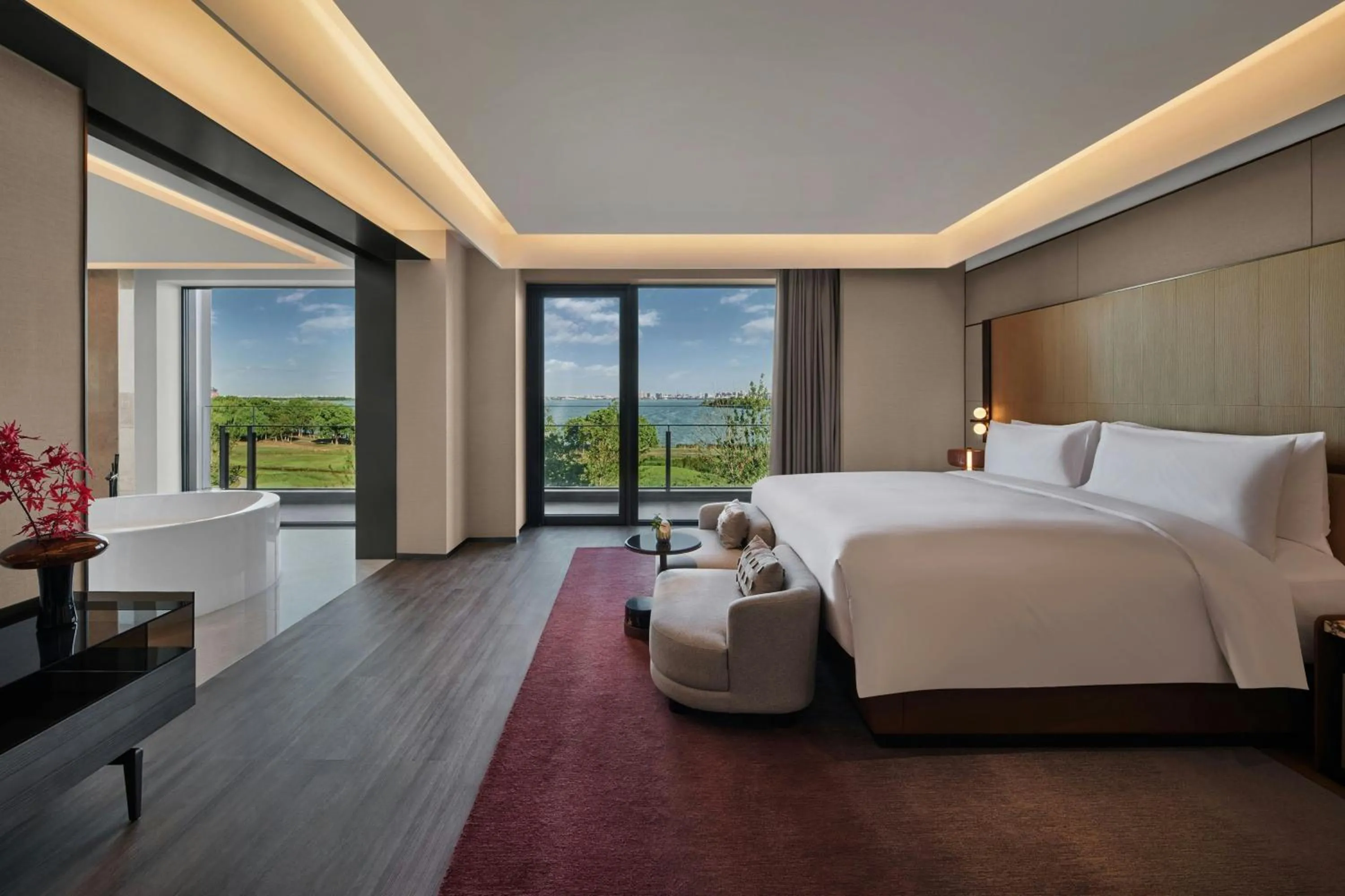 Bedroom, Bed in Suzhou Marriott Hotel Yangcheng Lake
