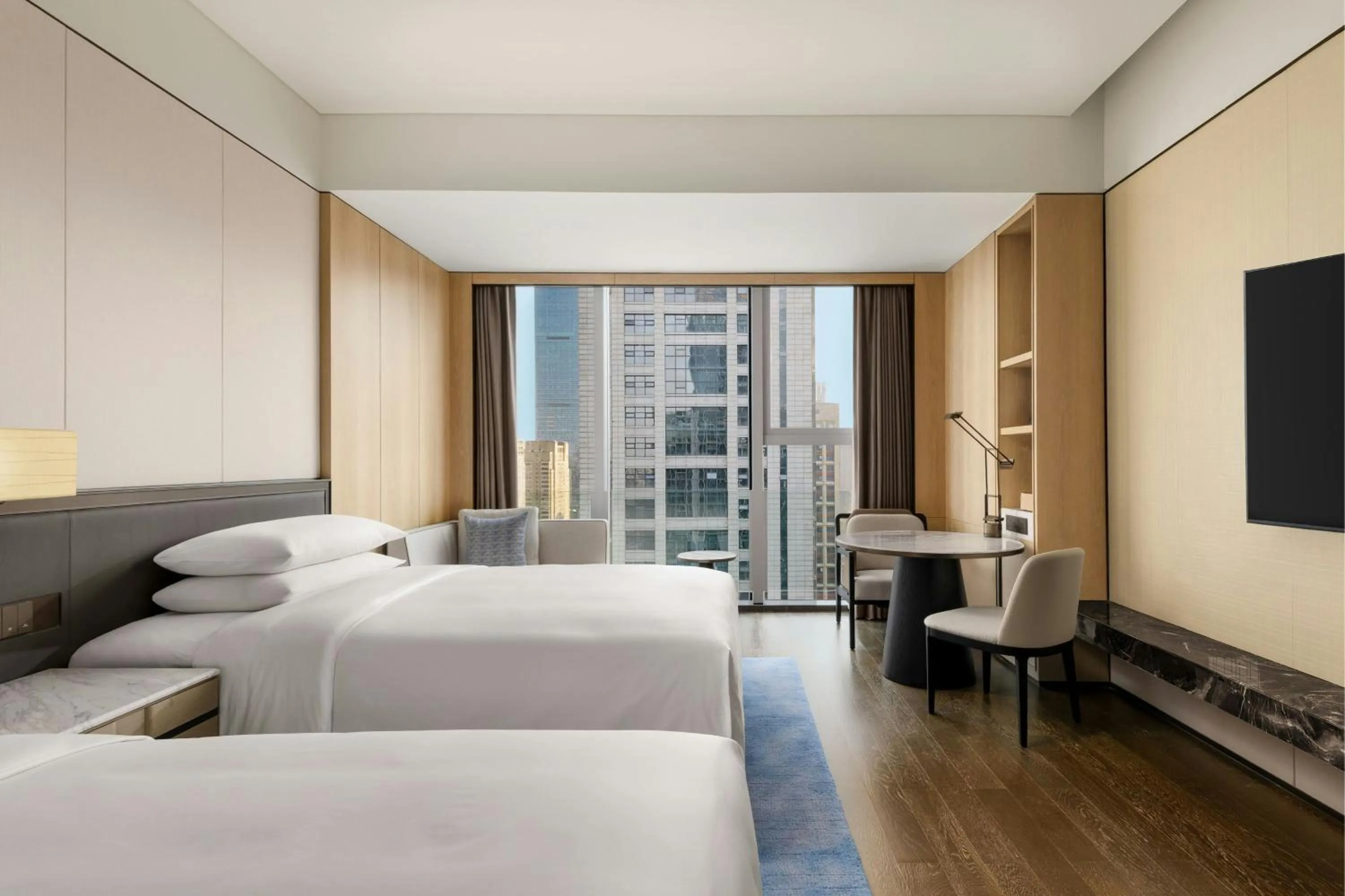 Photo of the whole room, Bed in Xi'an Marriott Hotel High-Tech Zone