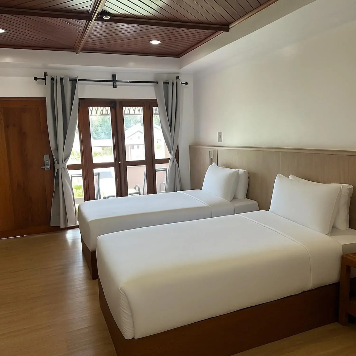 Standard Twin Room in De Hom Hotel Mae Hong Son Standard Twin Room in De Hom Hotel Mae Hong Son