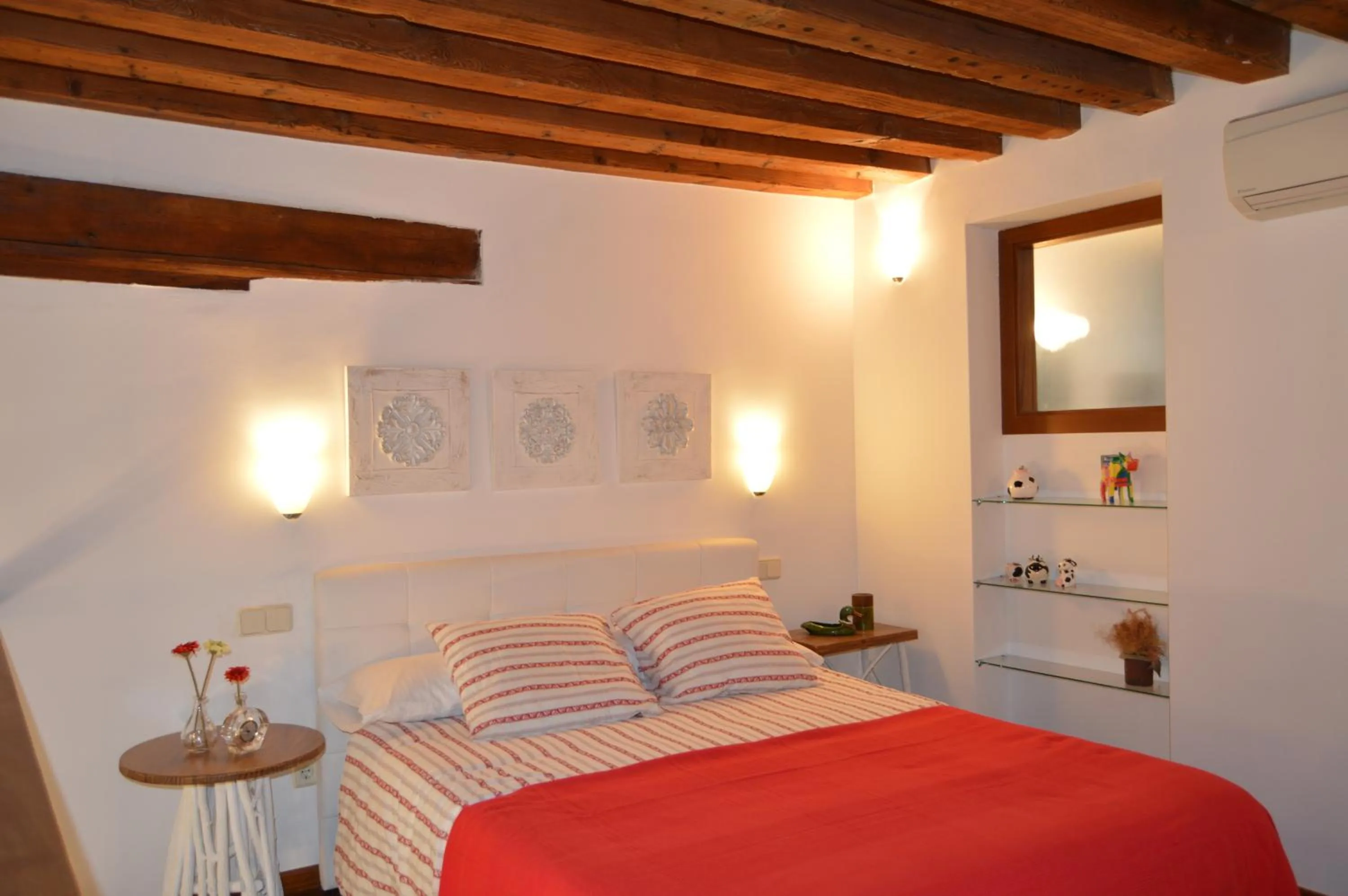Apartment with Cathedral View - single occupancy in Apartamentos Nuncio Viejo