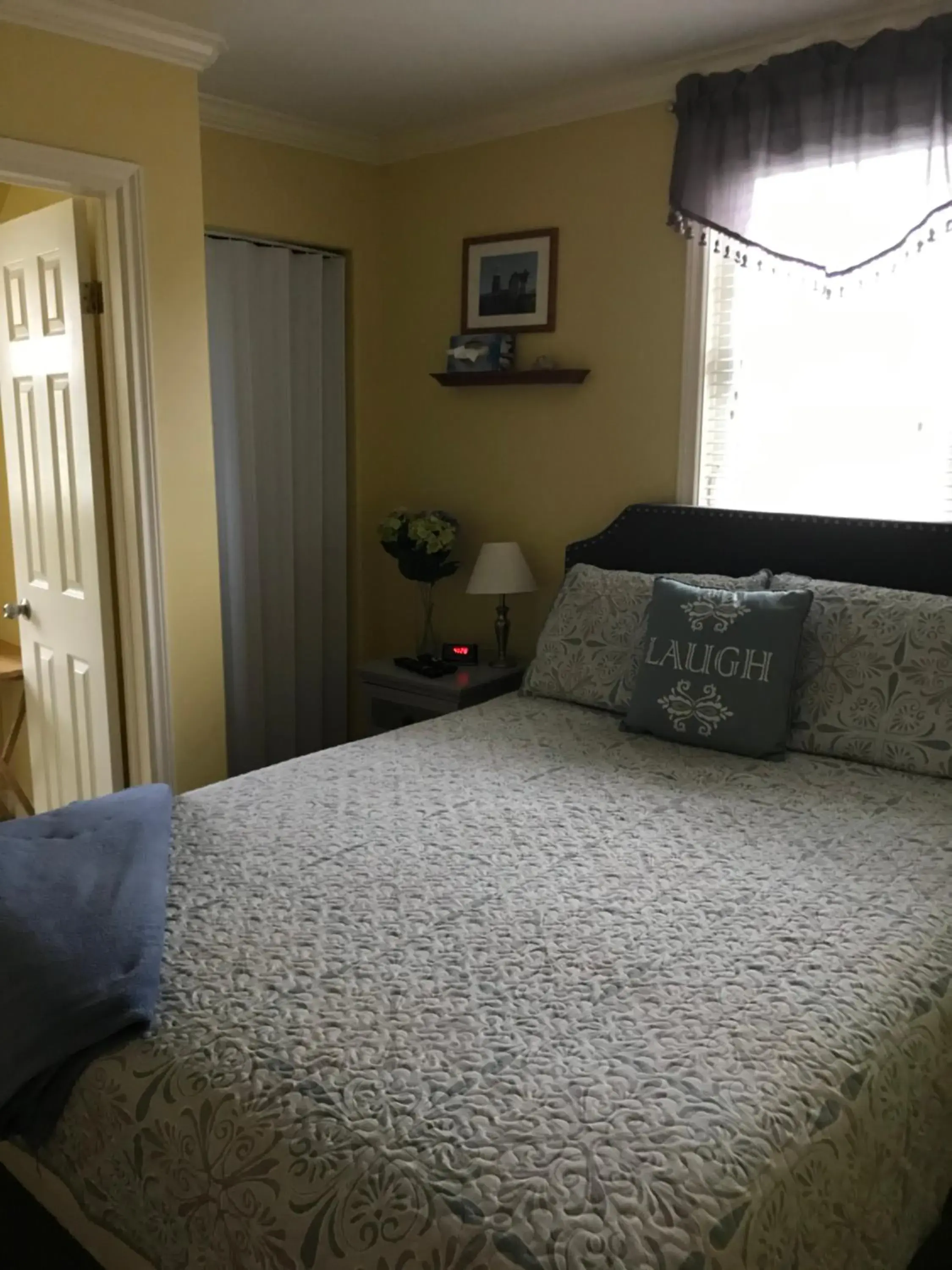 Photo of the whole room, Bed in Whitsha Inn B&B Photo of the whole room, Bed in Whitsha Inn B&B