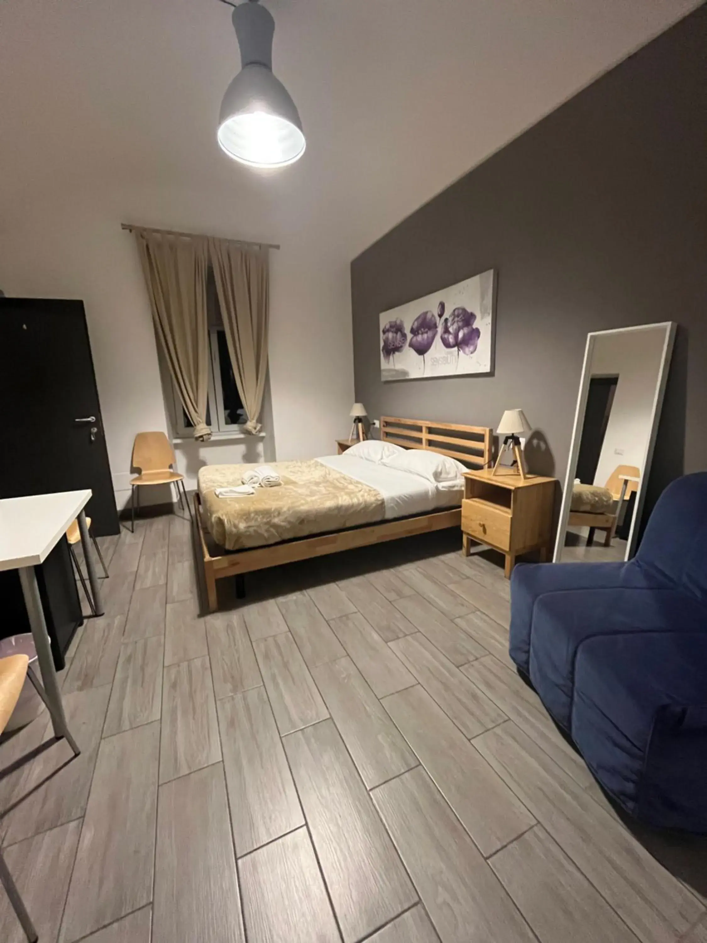 Triple Room with Shower in Maison Villa Torlonia Triple Room with Shower in Maison Villa Torlonia