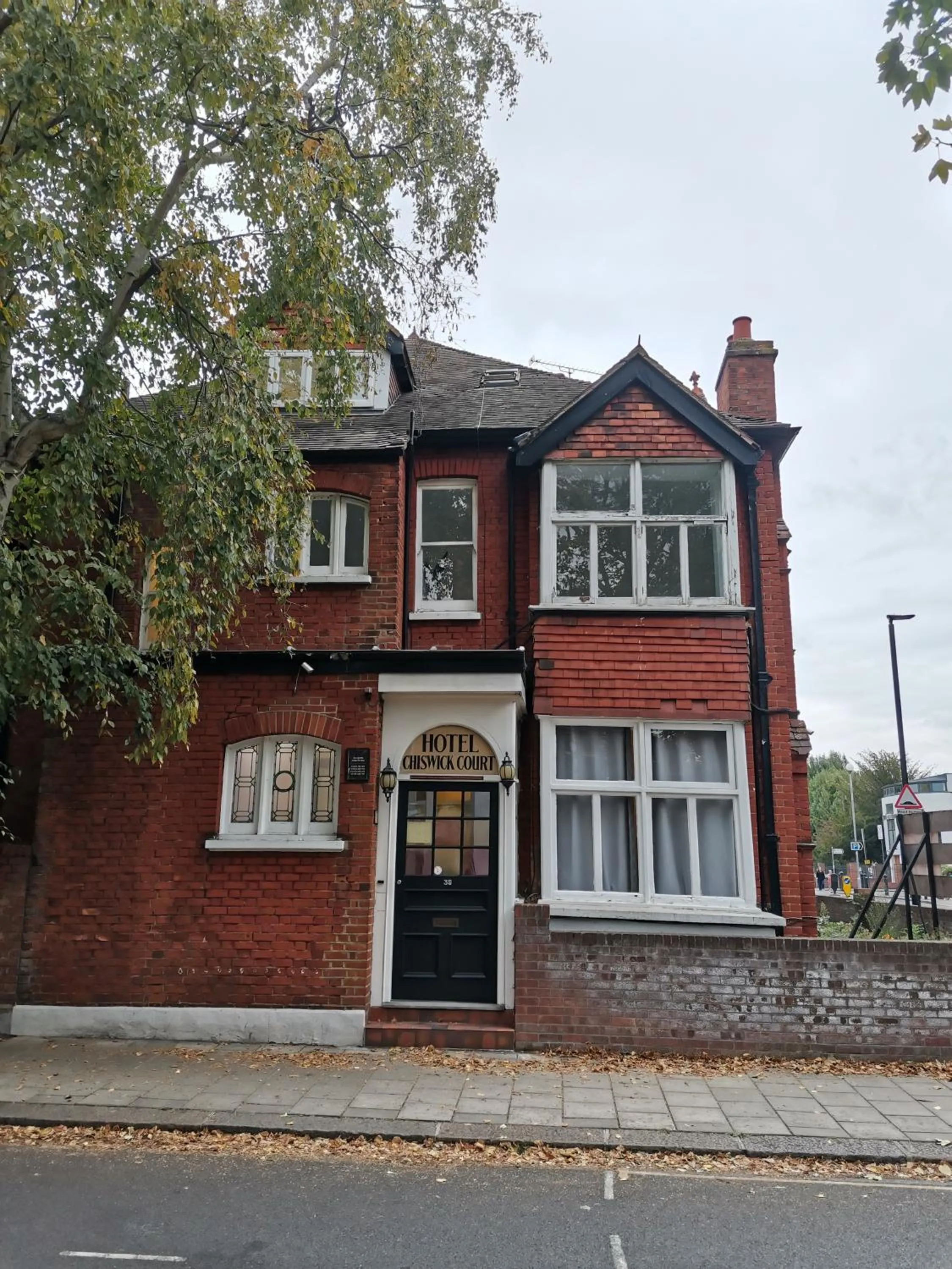 Chiswick Court Hotel
