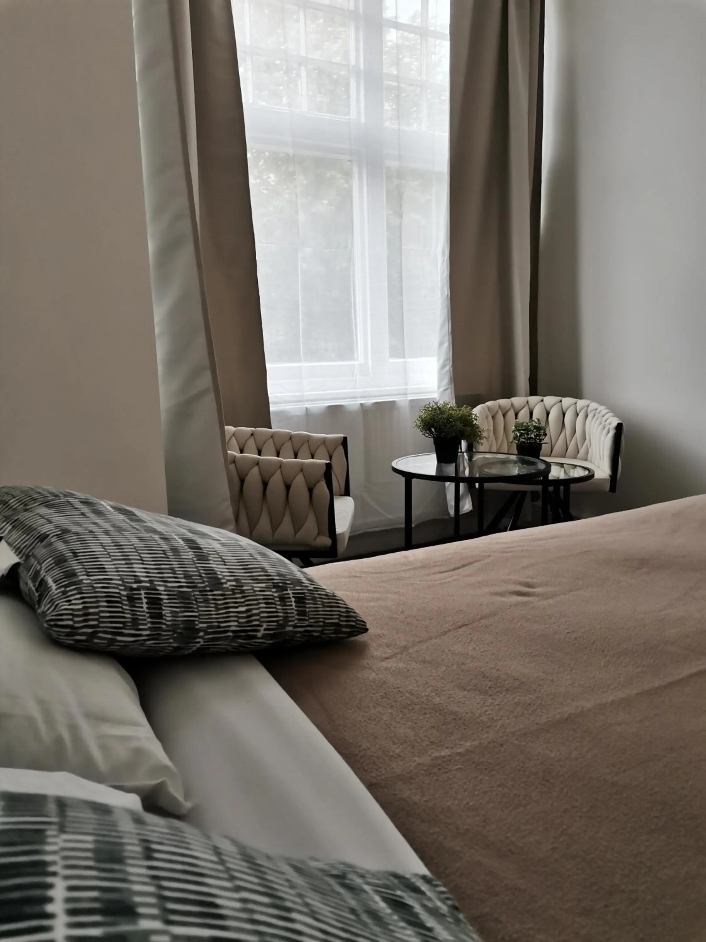 Bed in Chiswick Court Hotel
