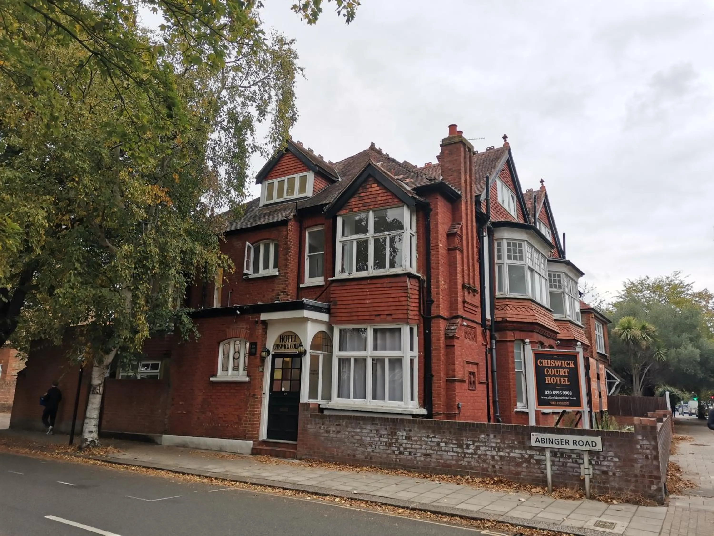 Chiswick Court Hotel