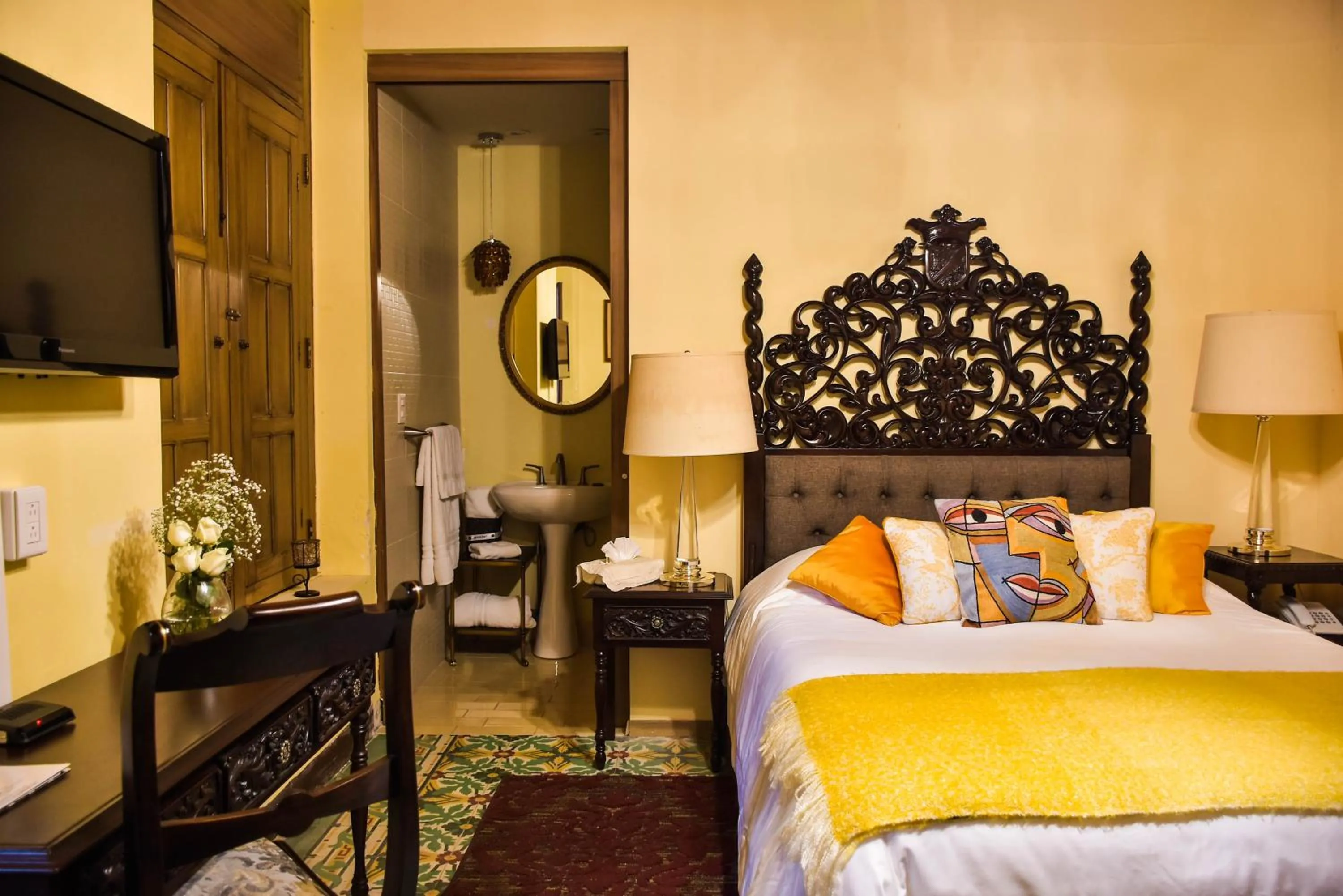 Coffee/tea facilities, Bed in Hotel Boutique Casa del Jardín Aguascalientes