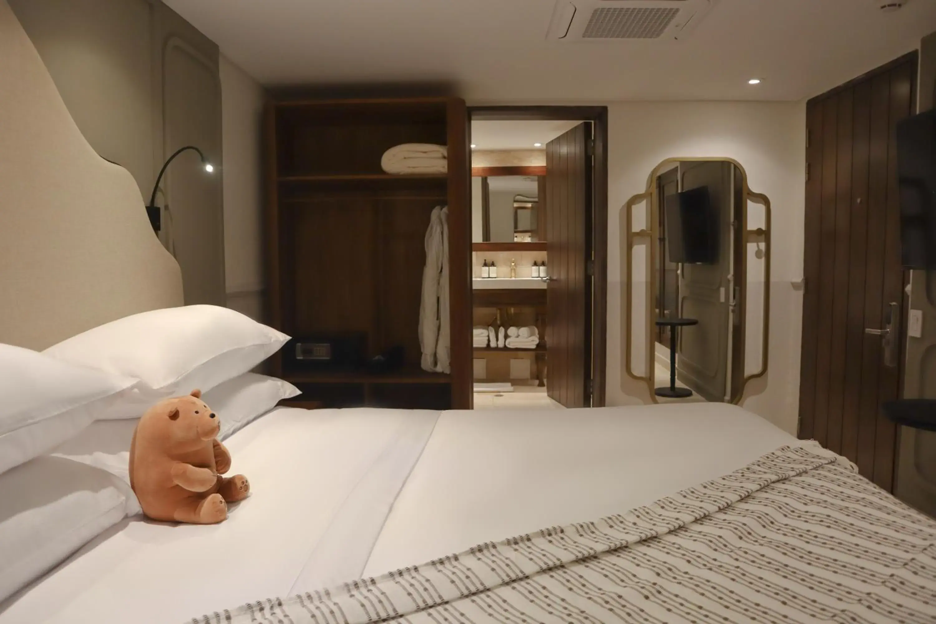 1 King Bed in Hotel Casa Bianca by Faranda Boutique 1 King Bed in Hotel Casa Bianca by Faranda Boutique