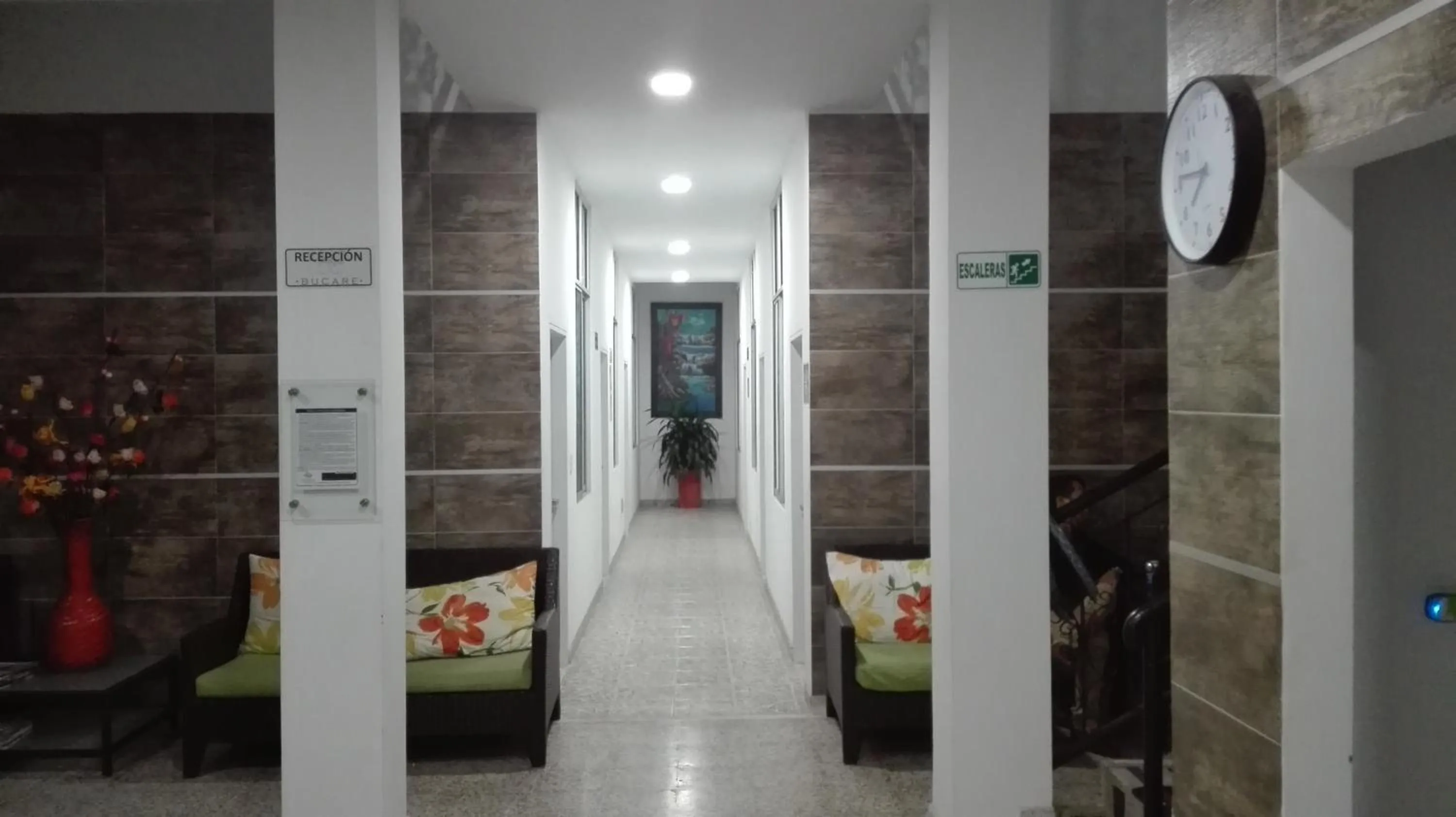 Facade/entrance in Hotel Bucare