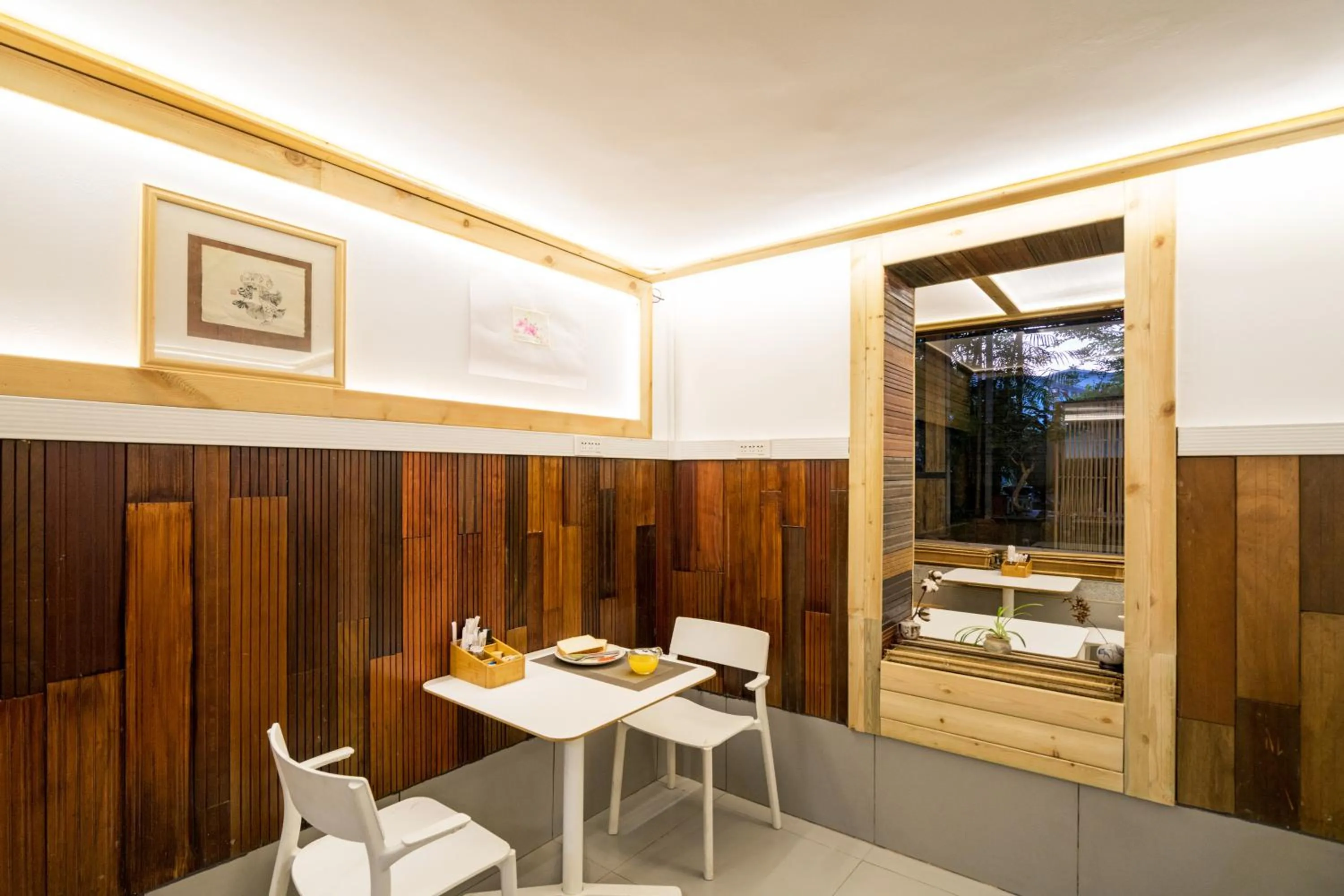 Dining area in Zen Tea House Seven Stars Park