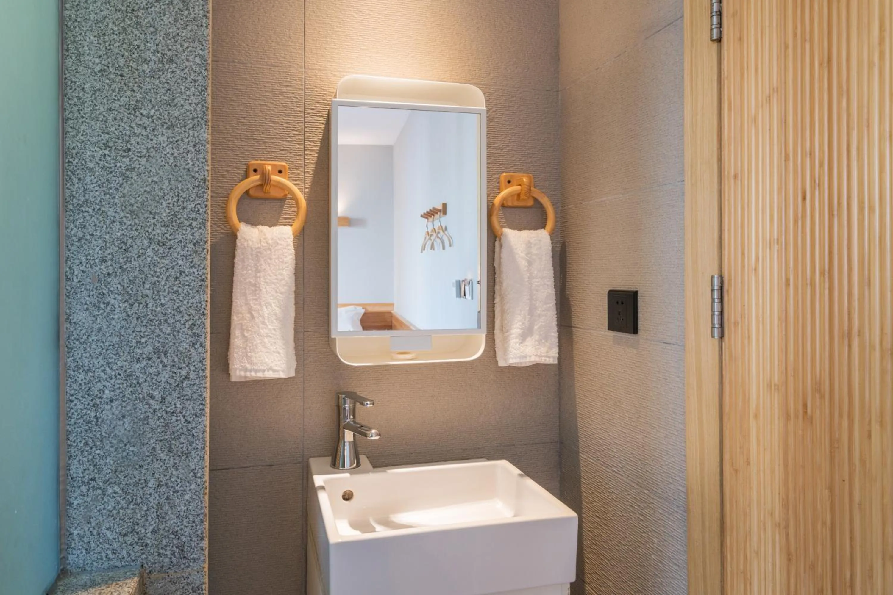 Bathroom in Zen Tea House Seven Stars Park