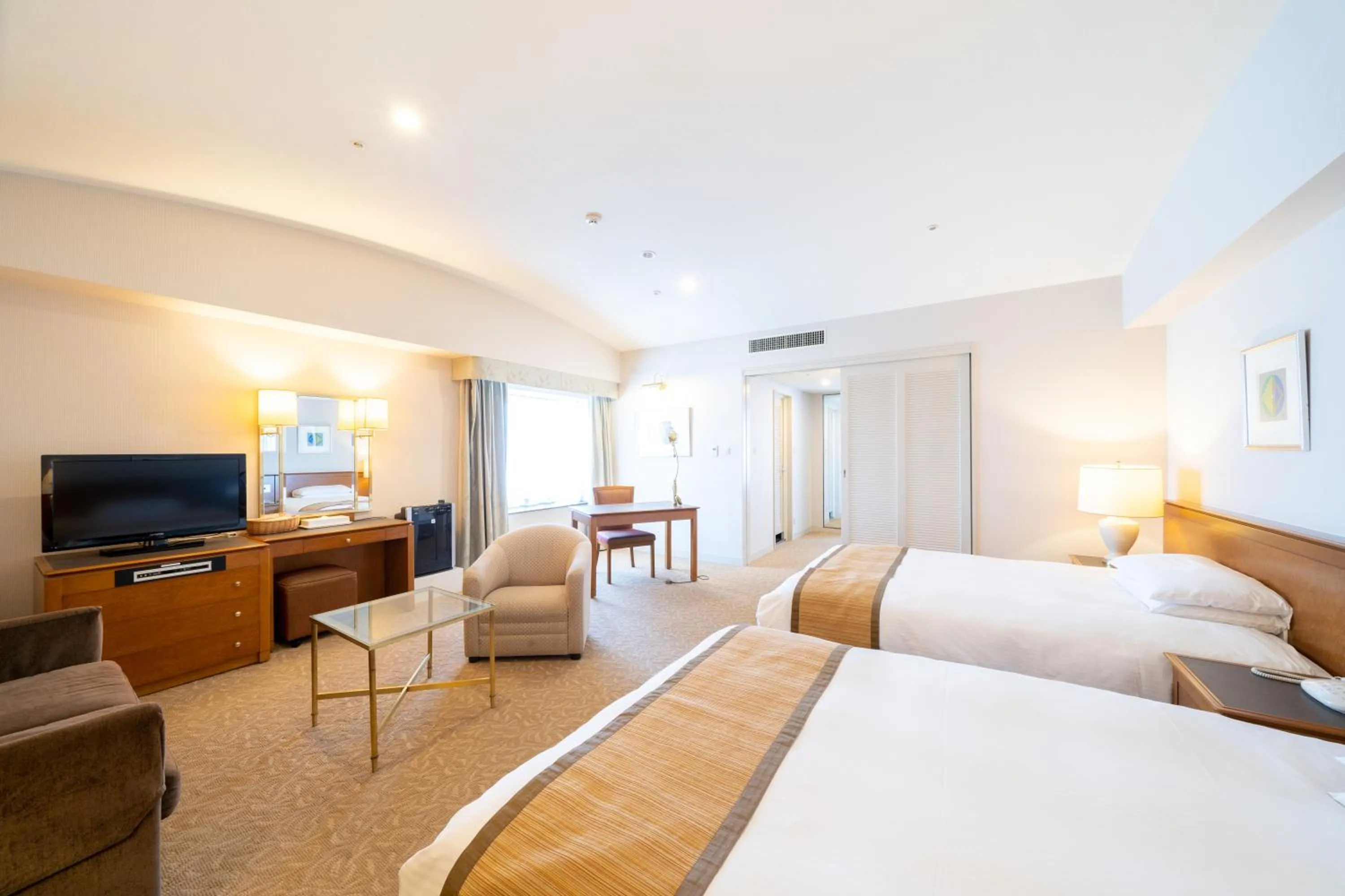 TV and multimedia, Bed in Hotel Terrace The Square Hitachi