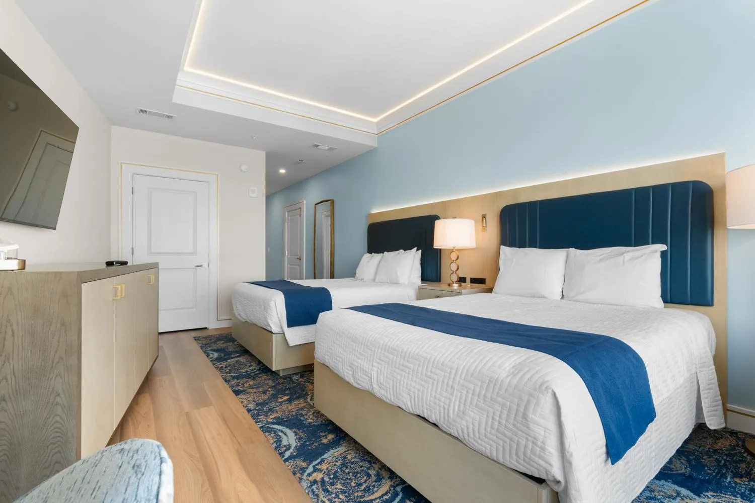 Bed in Harbor Suites at Harborwalk Village