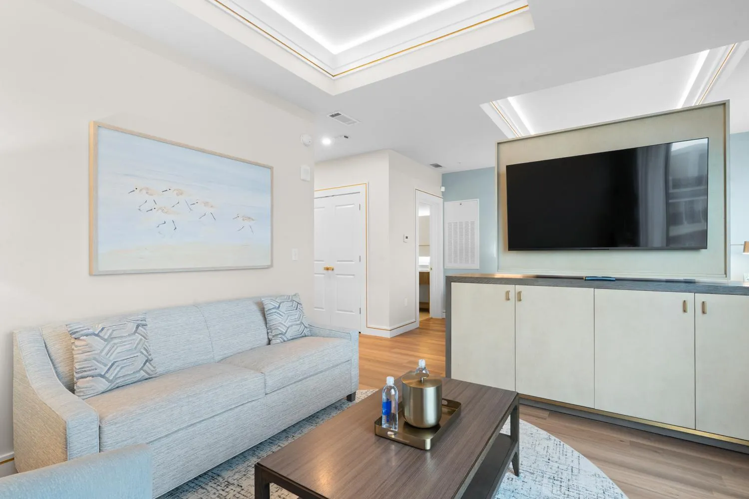 TV and multimedia in Harbor Suites at Harborwalk Village