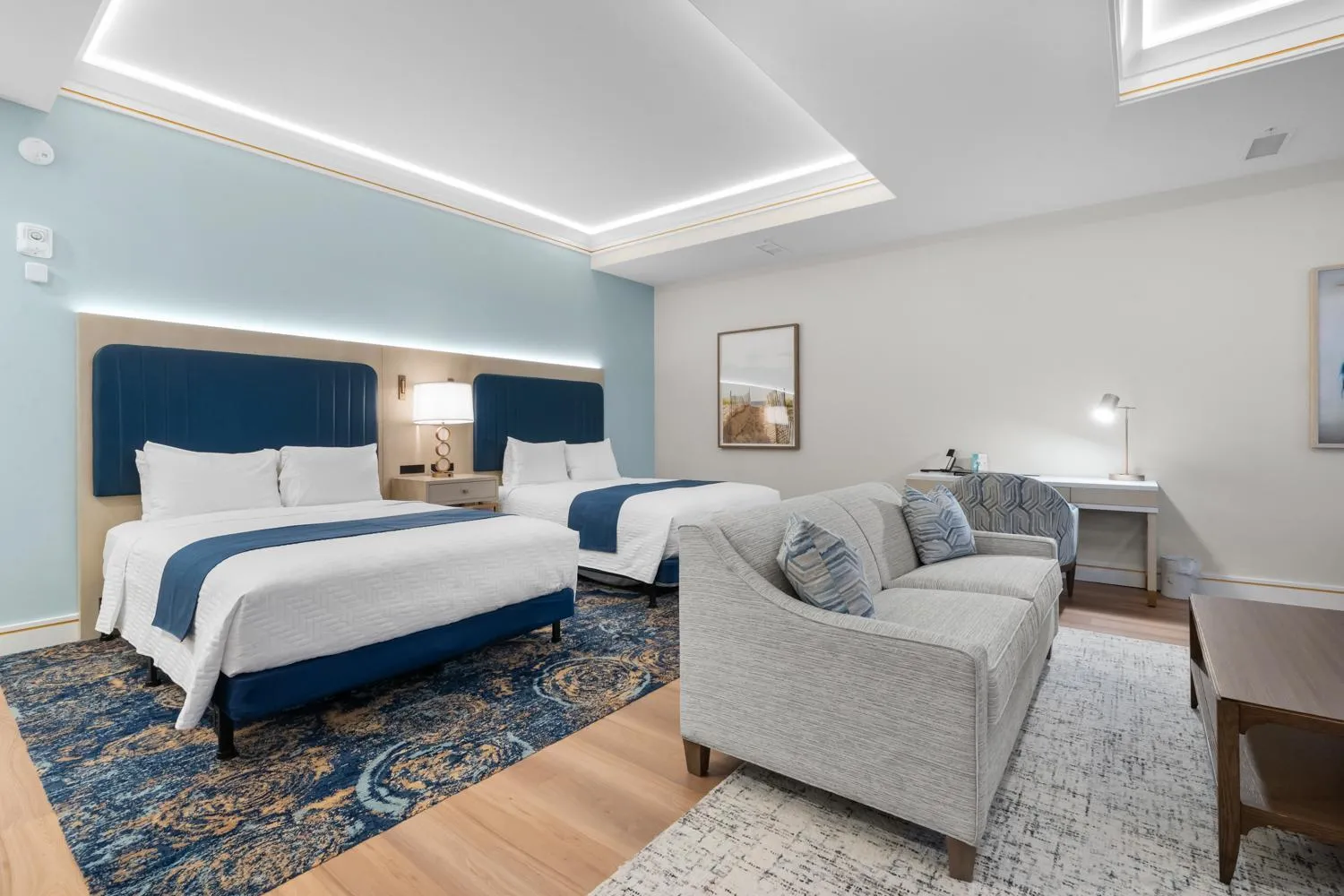 Bed in Harbor Suites at Harborwalk Village