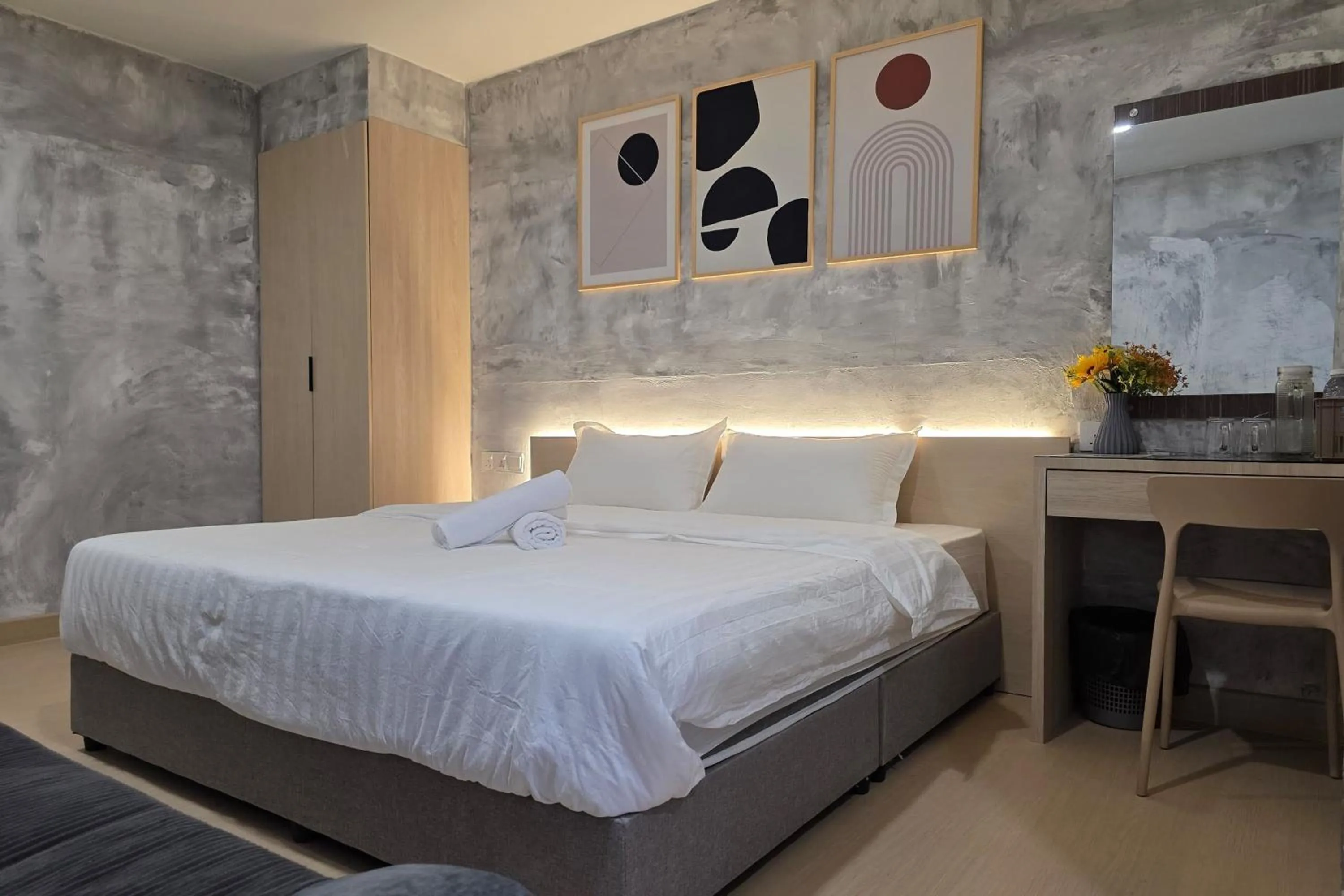 Bedroom, Bed in The Cozy Hotel