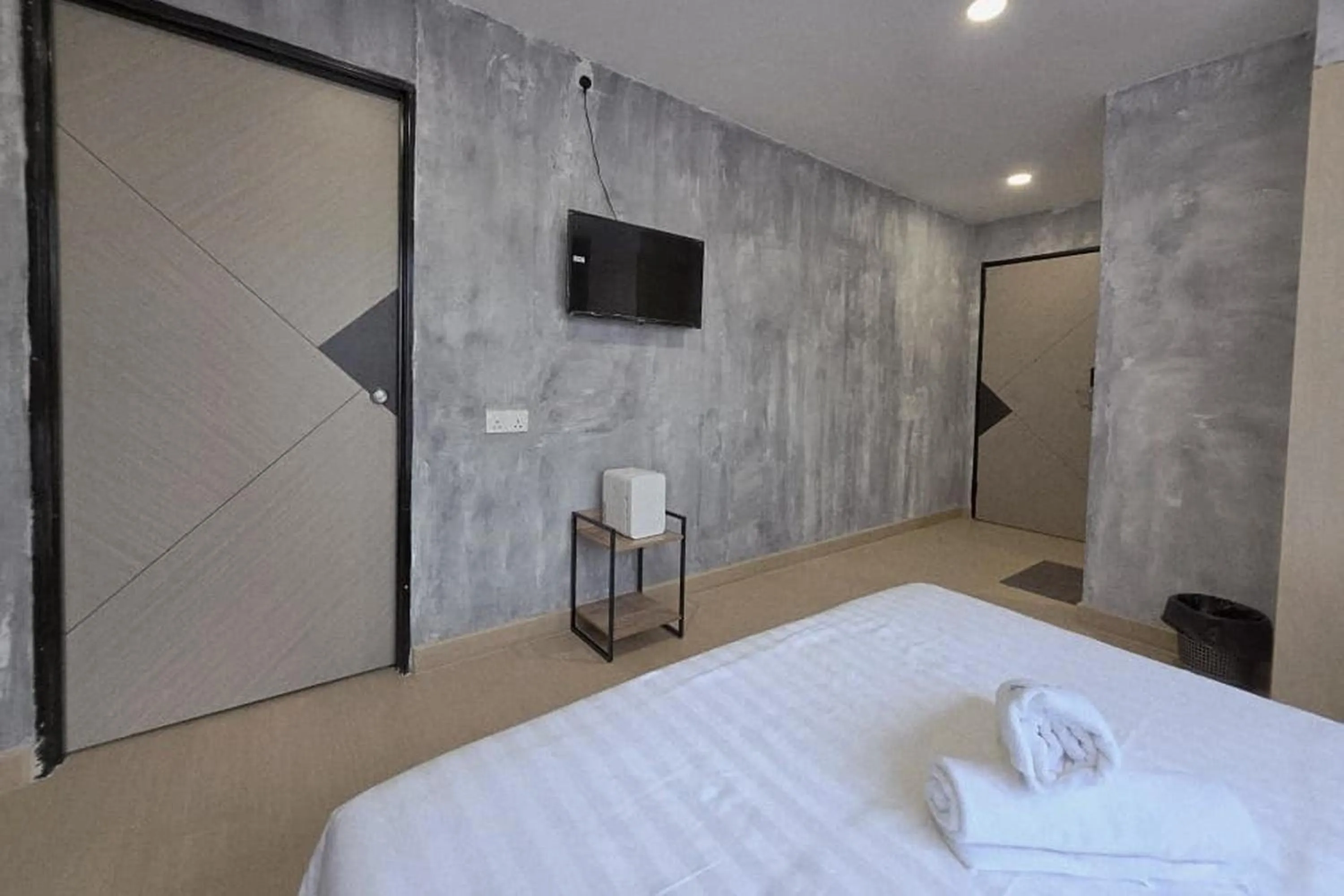 Bedroom, Bed in The Cozy Hotel