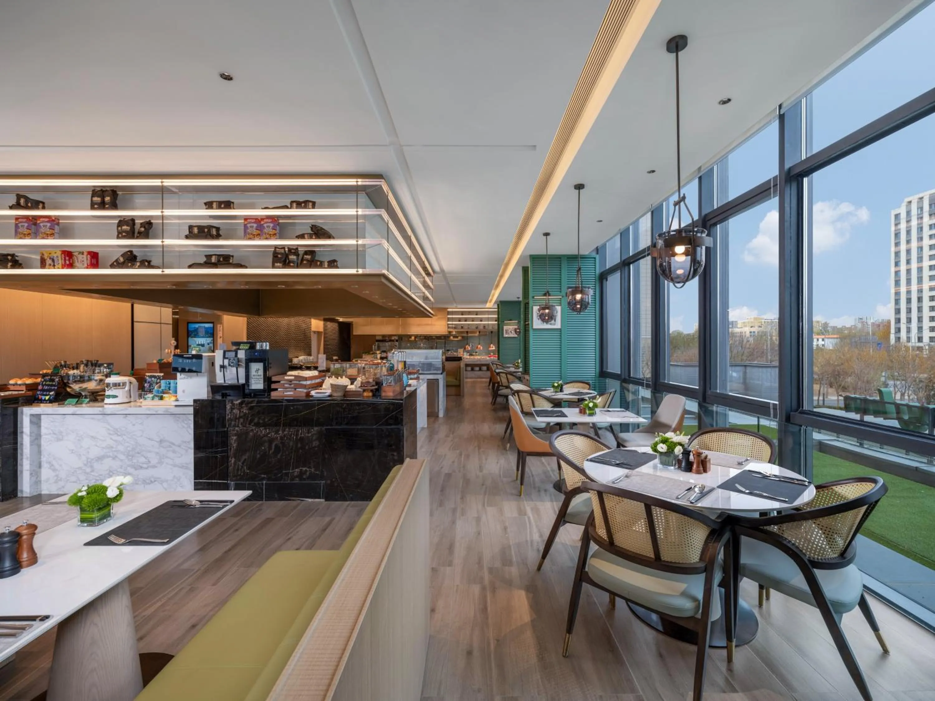 Restaurant/places to eat in Holiday Inn Beijing Daxing Centre by IHG