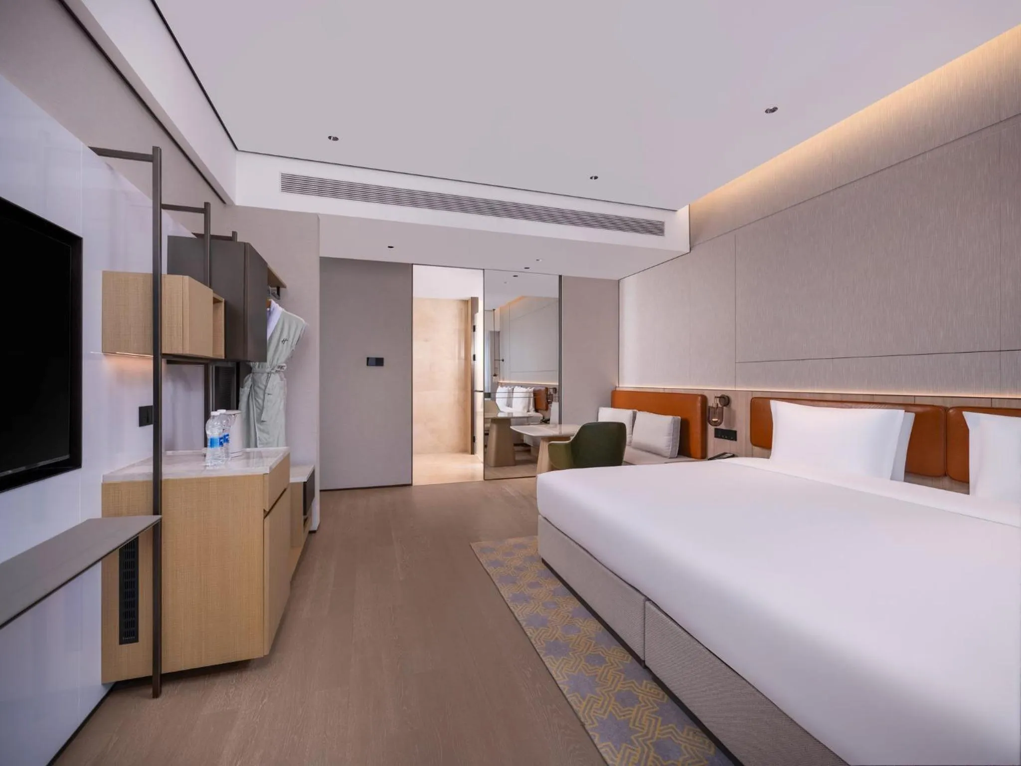Photo of the whole room, Bed in Holiday Inn Beijing Daxing Centre by IHG