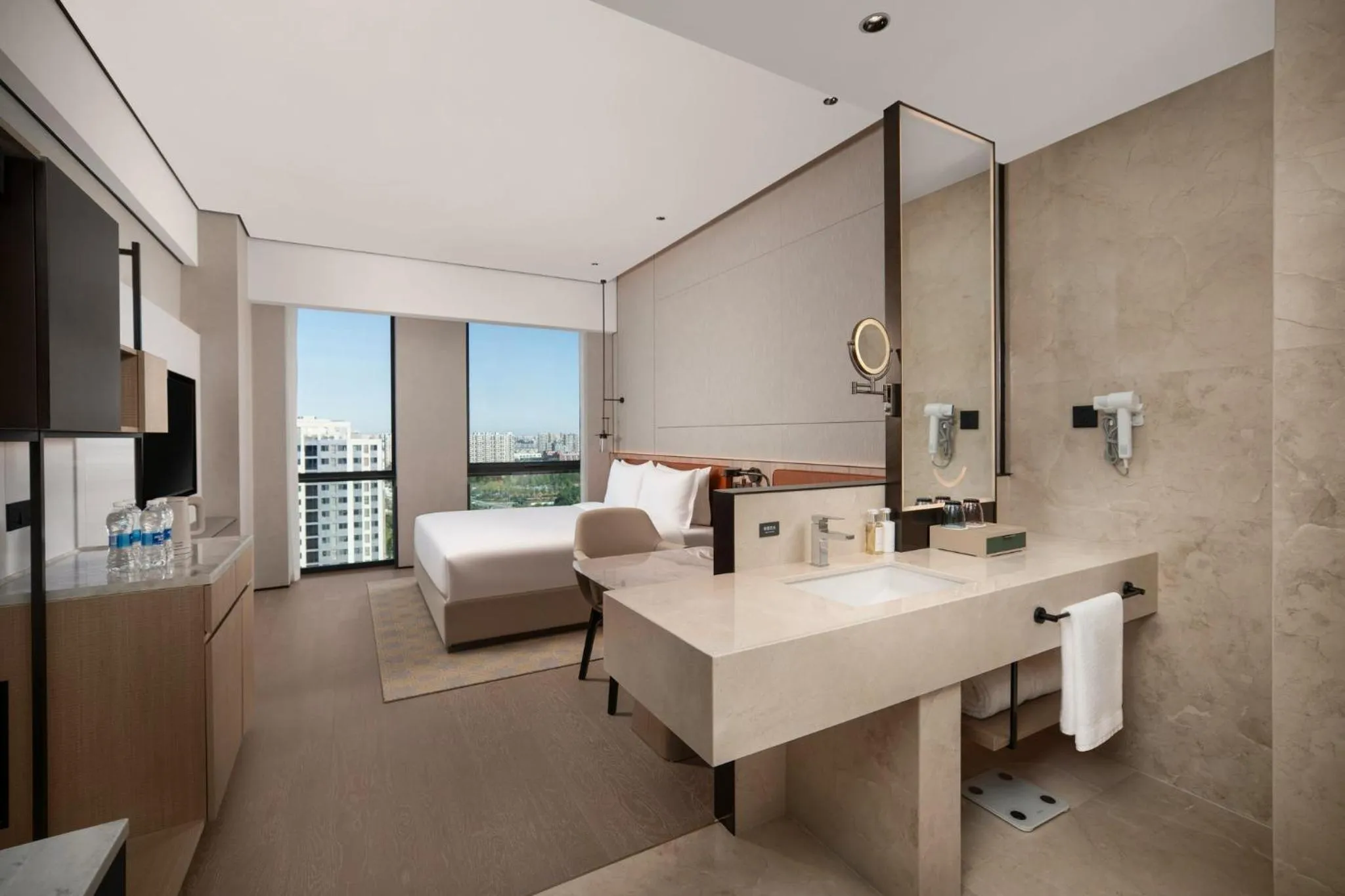 Photo of the whole room, Bed in Holiday Inn Beijing Daxing Centre by IHG