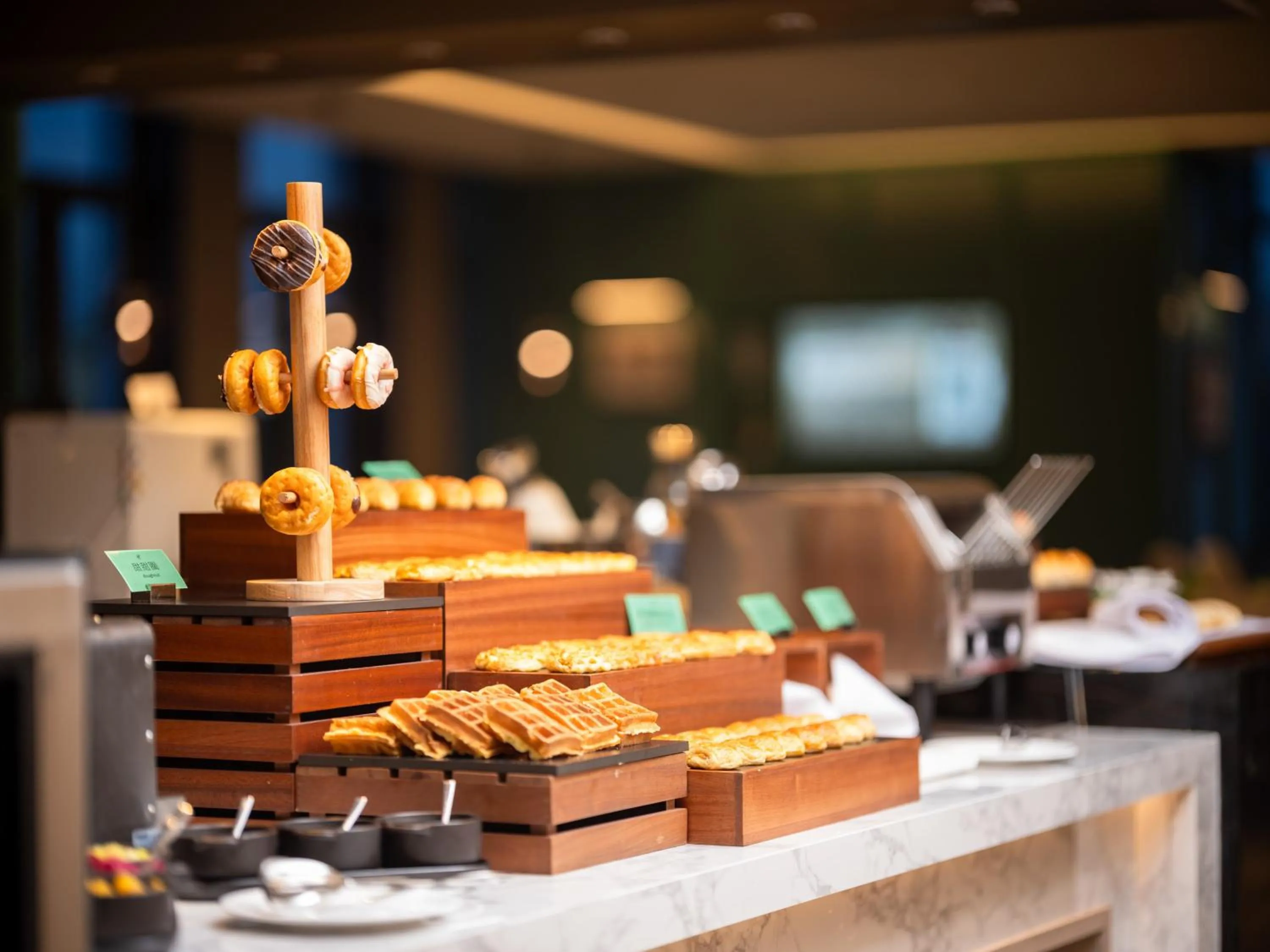 Restaurant/places to eat in Holiday Inn Beijing Daxing Centre by IHG