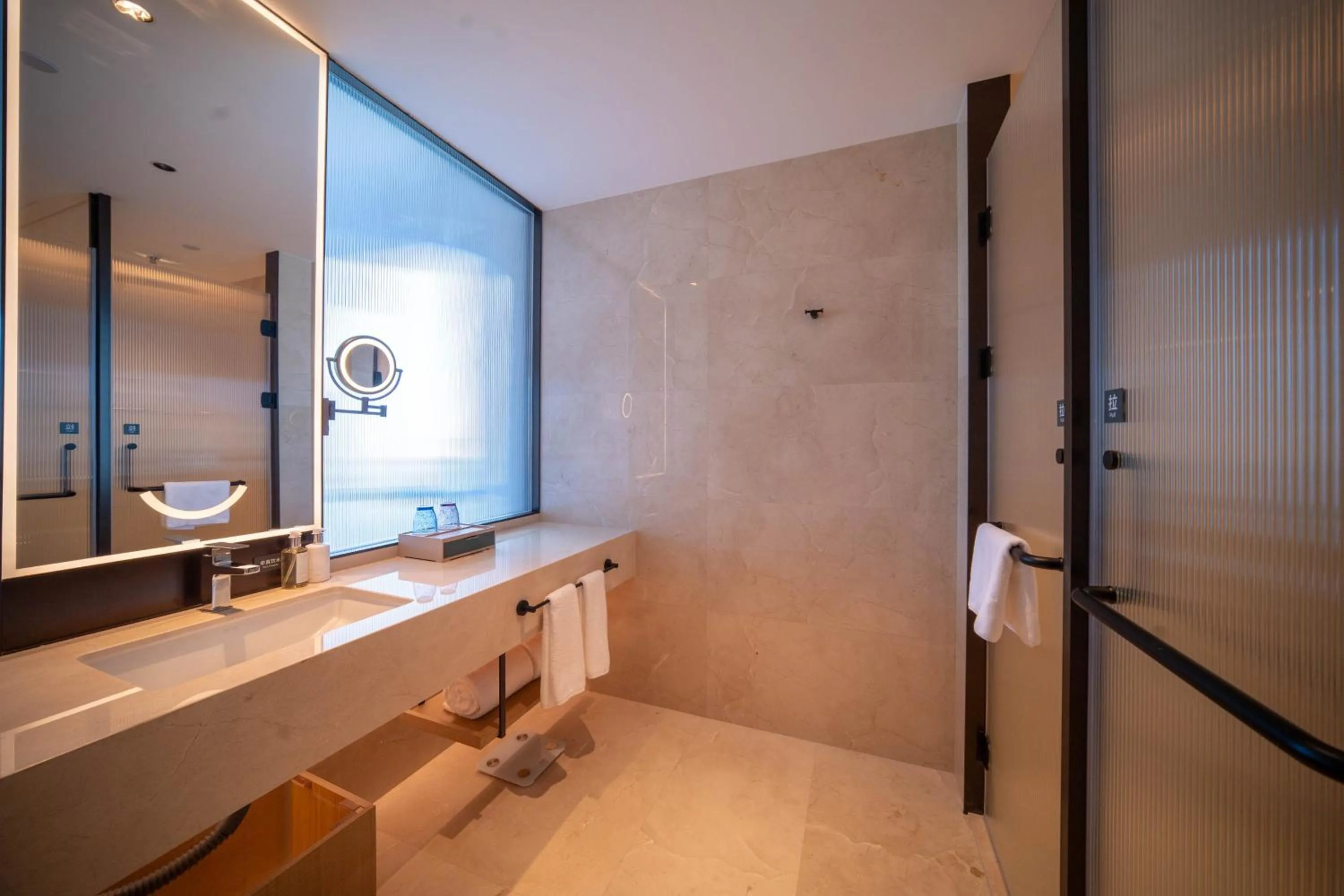 Photo of the whole room in Holiday Inn Beijing Daxing Centre by IHG