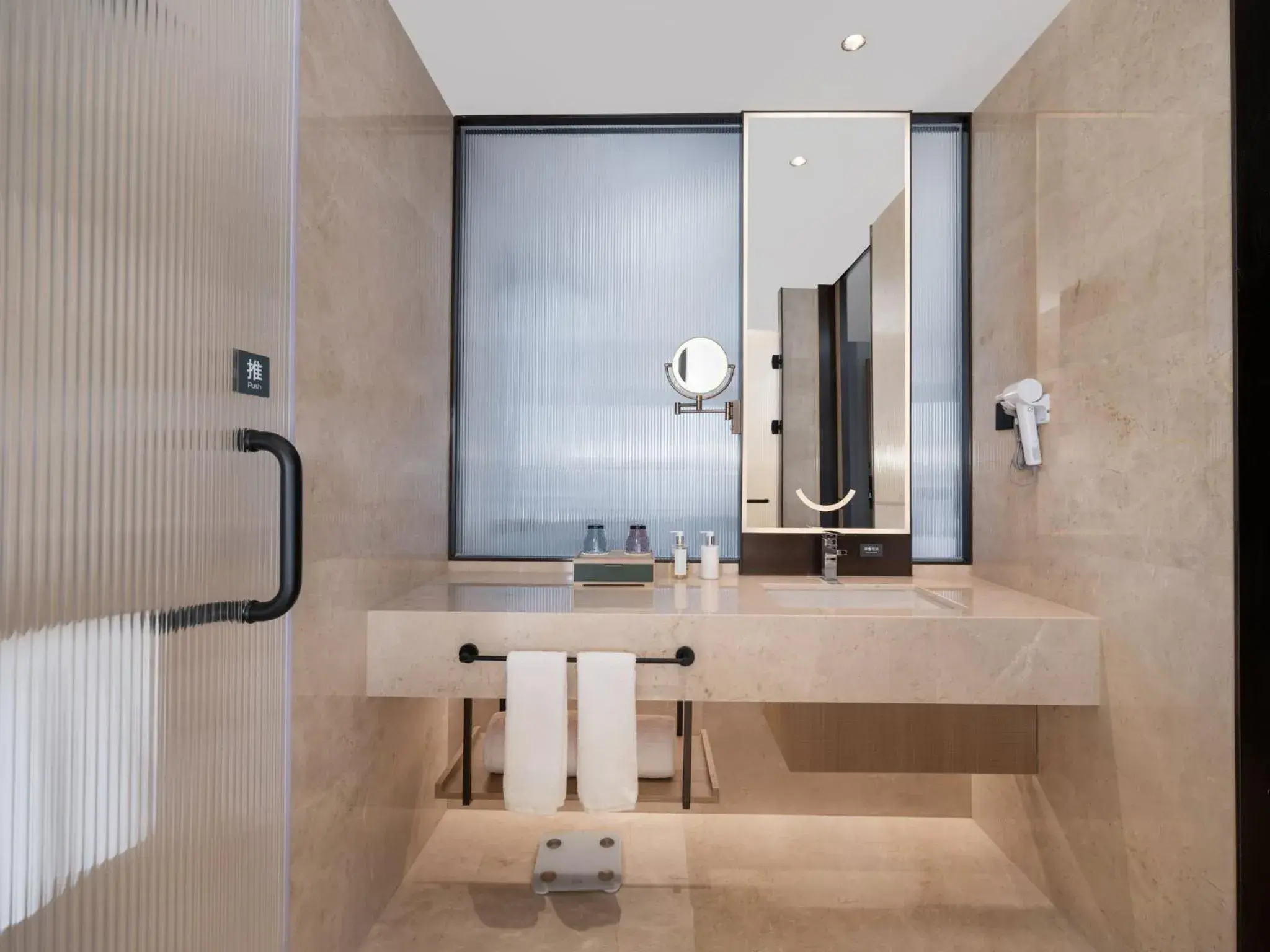 Standard Twin Room in Holiday Inn Beijing Daxing Centre by IHG Standard Twin Room in Holiday Inn Beijing Daxing Centre by IHG
