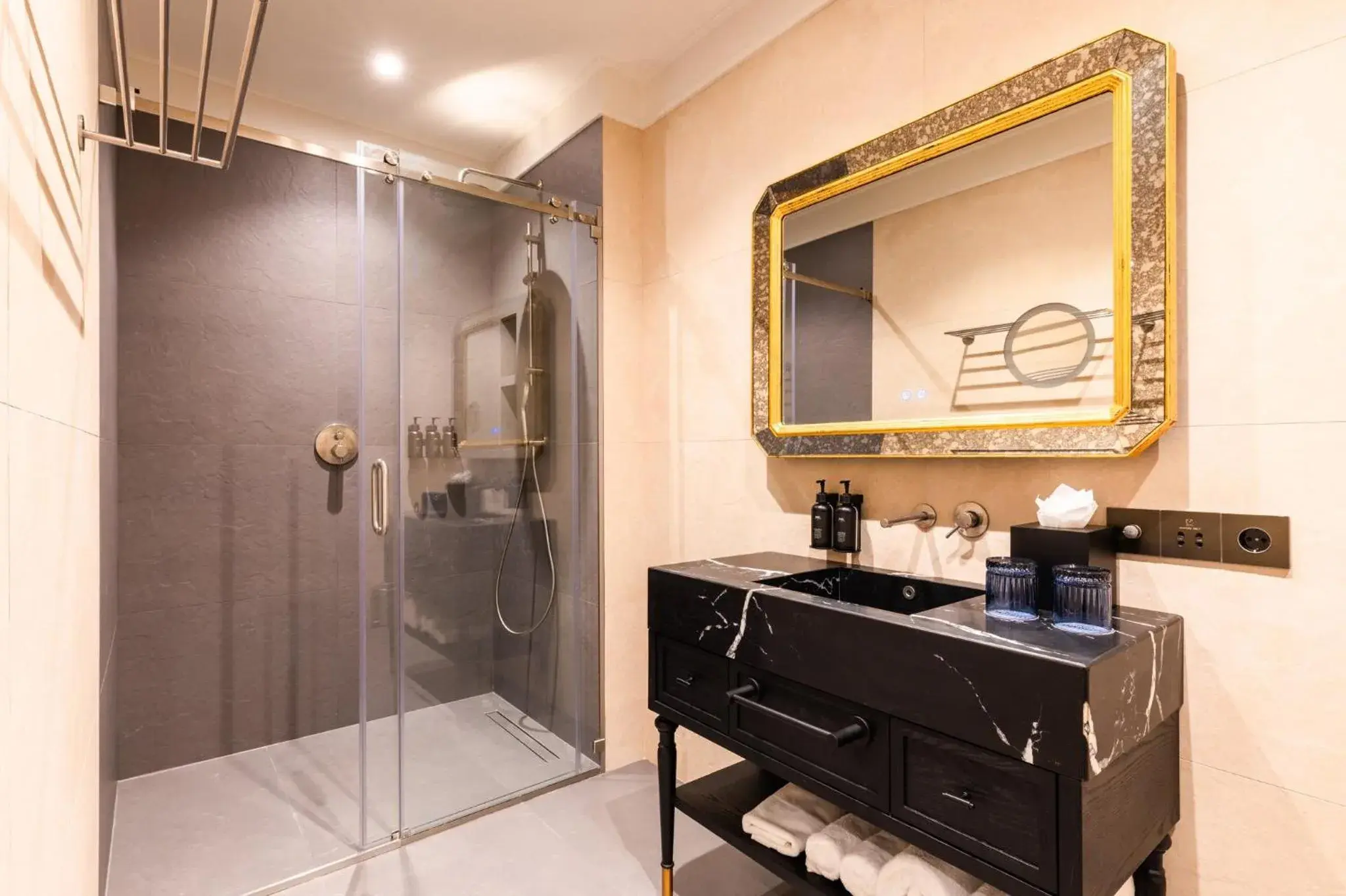 Standard King Room in Hotel Indigo Batumi - Old Town by IHG Standard King Room in Hotel Indigo Batumi - Old Town by IHG