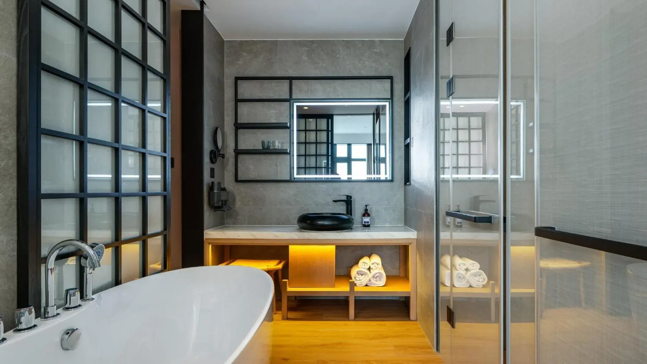Two Single Beds Suite in Holiday Inn Express Guangzhou Baiyun Airport T2 by IHG Two Single Beds Suite in Holiday Inn Express Guangzhou Baiyun Airport T2 by IHG