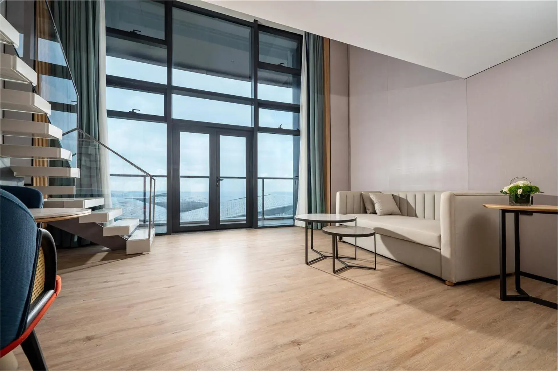 One-Bedroom Penthouse Suite with Sea View in Holiday Inn Express Haikou Int'l Duty Free City by IHG One-Bedroom Penthouse Suite with Sea View in Holiday Inn Express Haikou Int'l Duty Free City by IHG