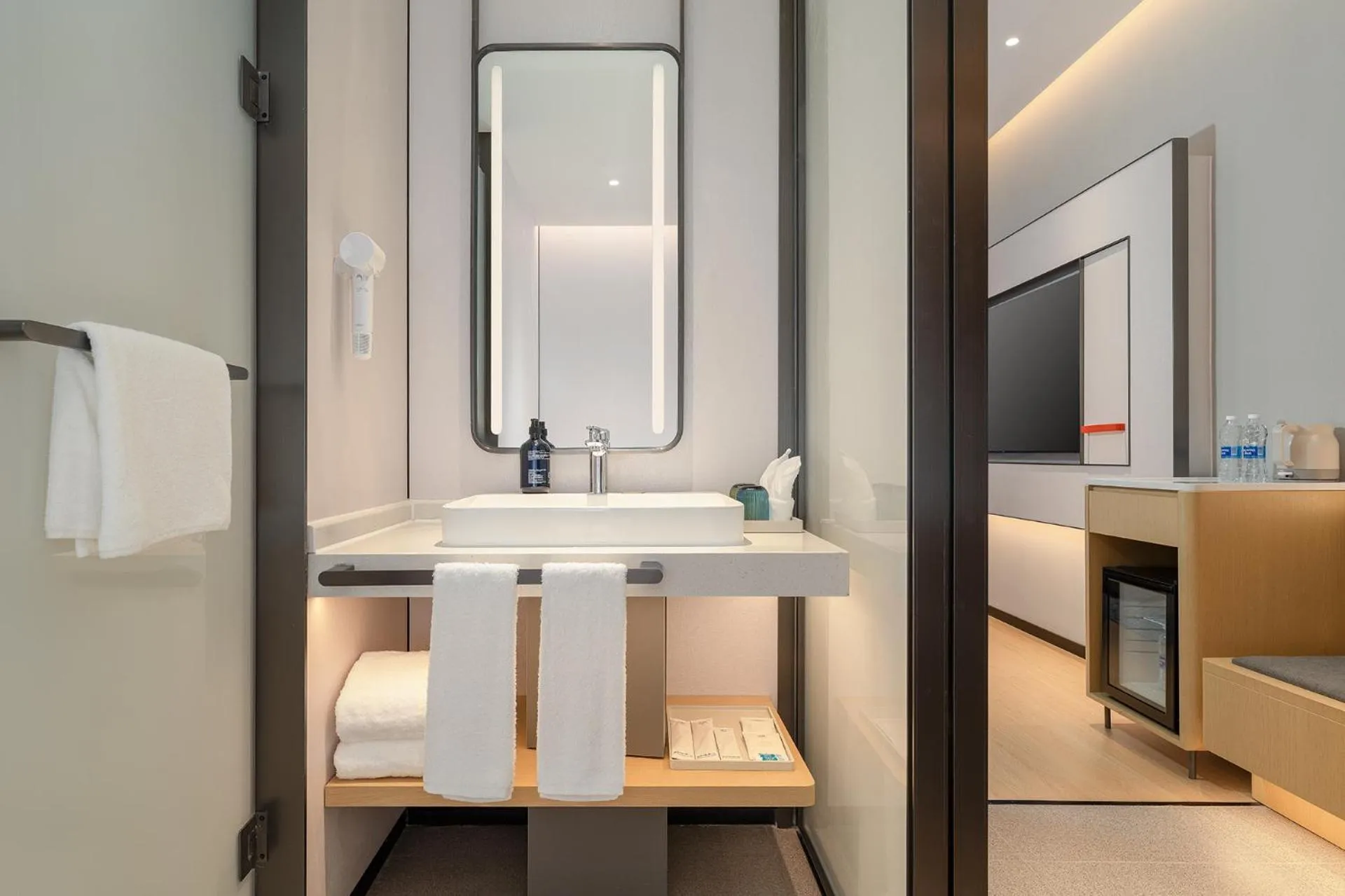 Bathroom in Holiday Inn Express Kunming Changshui Airport by IHG