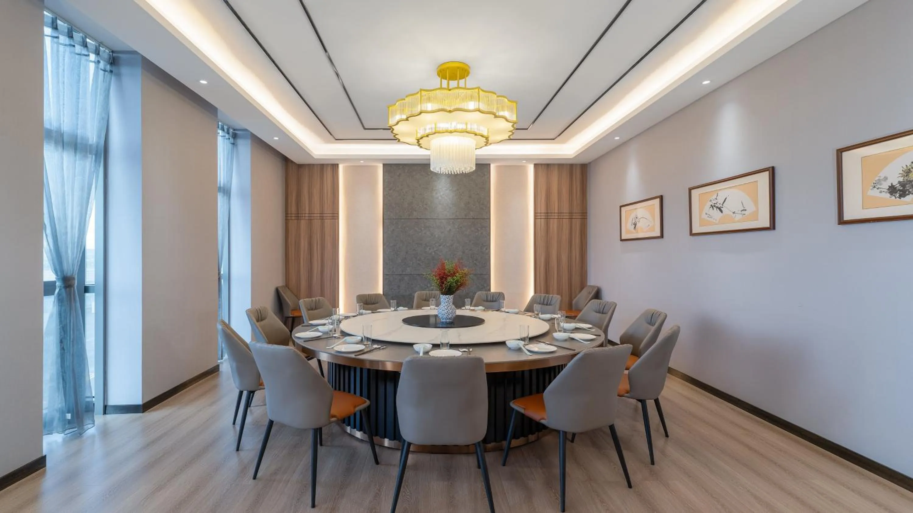 Restaurant/places to eat in Holiday Inn Express Kunming Changshui Airport by IHG